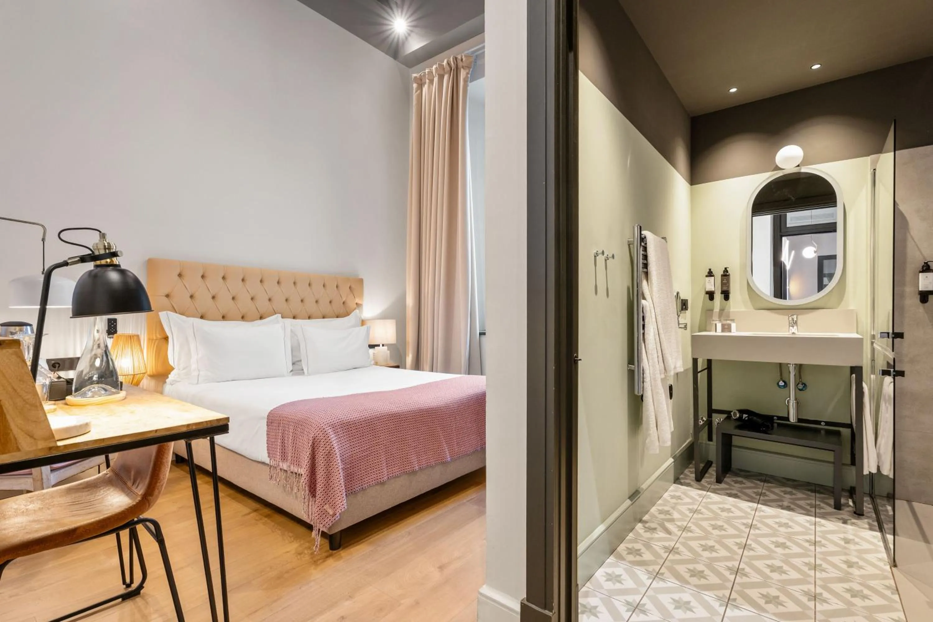 Bed in Casa Alhaja by Shiadu