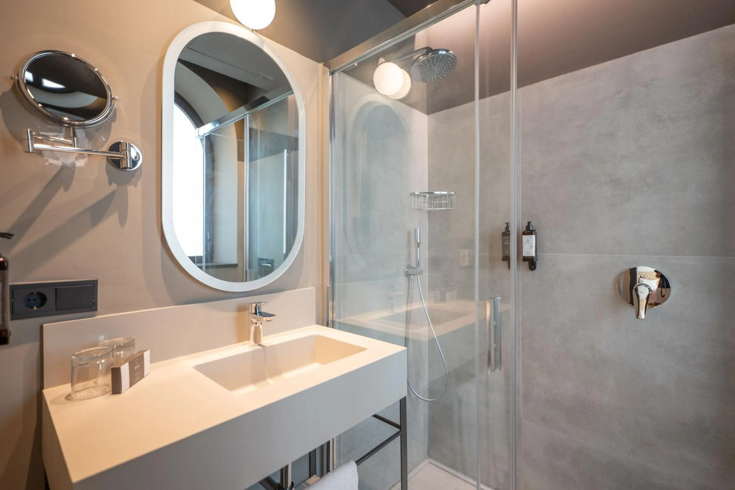 Casa Alhaja by Shiadu