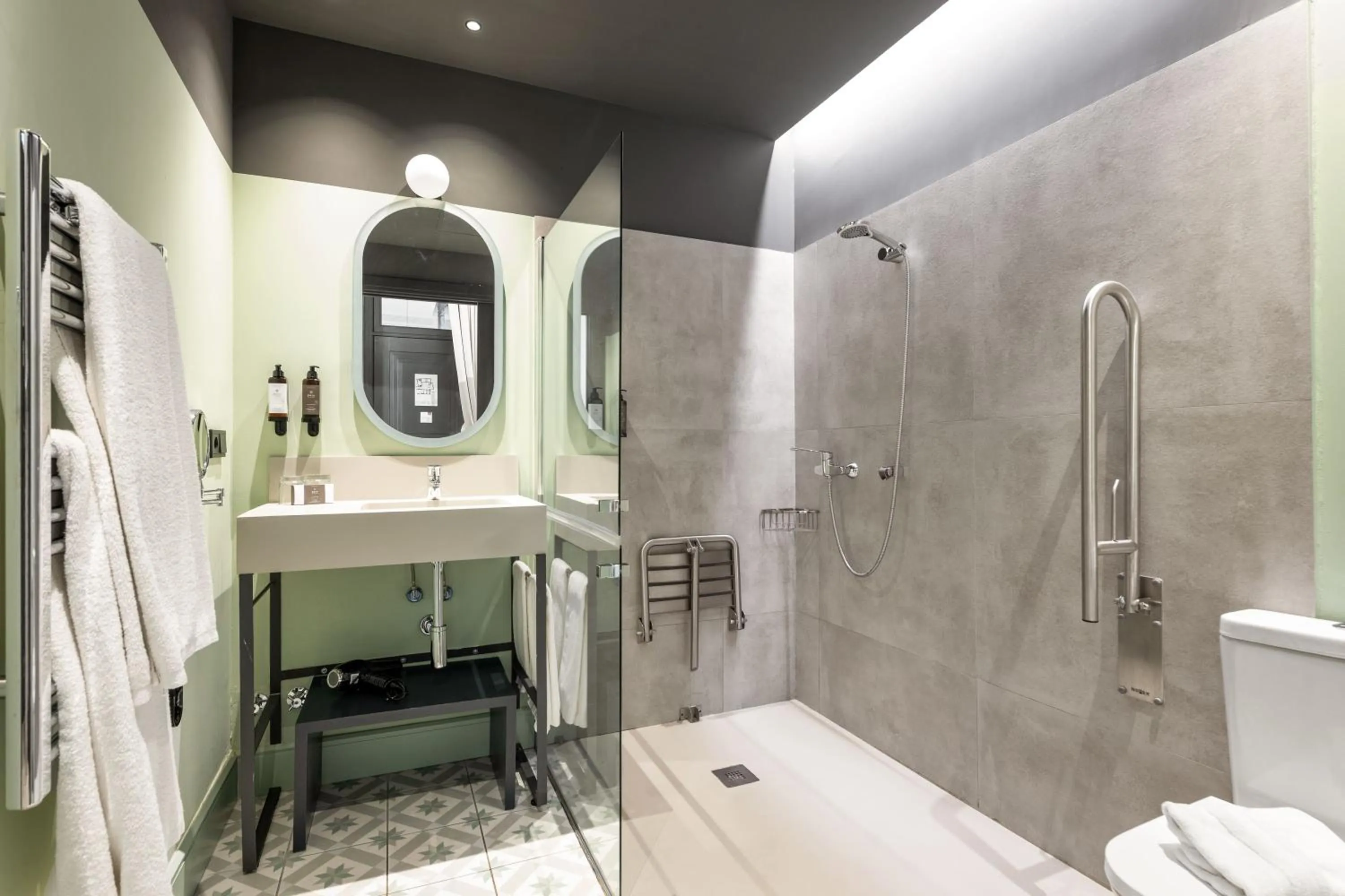 Casa Alhaja by Shiadu