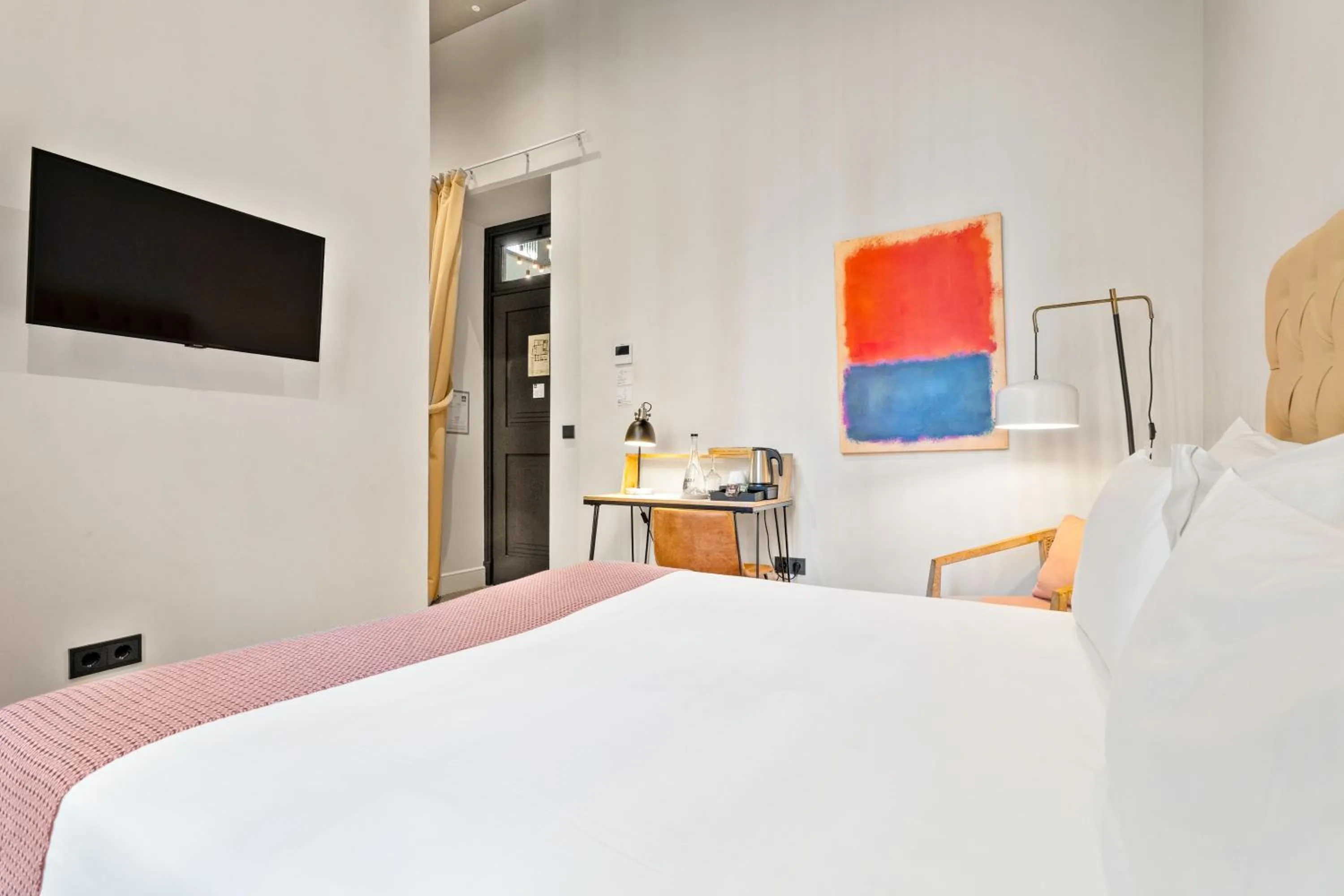 Bed in Casa Alhaja by Shiadu