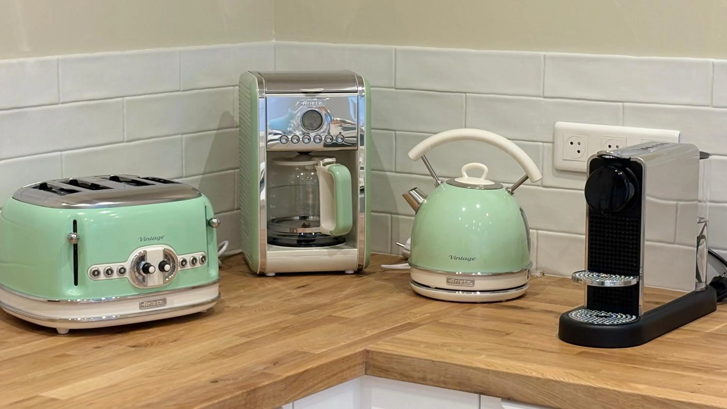 Coffee/tea facilities in Château du Rondon