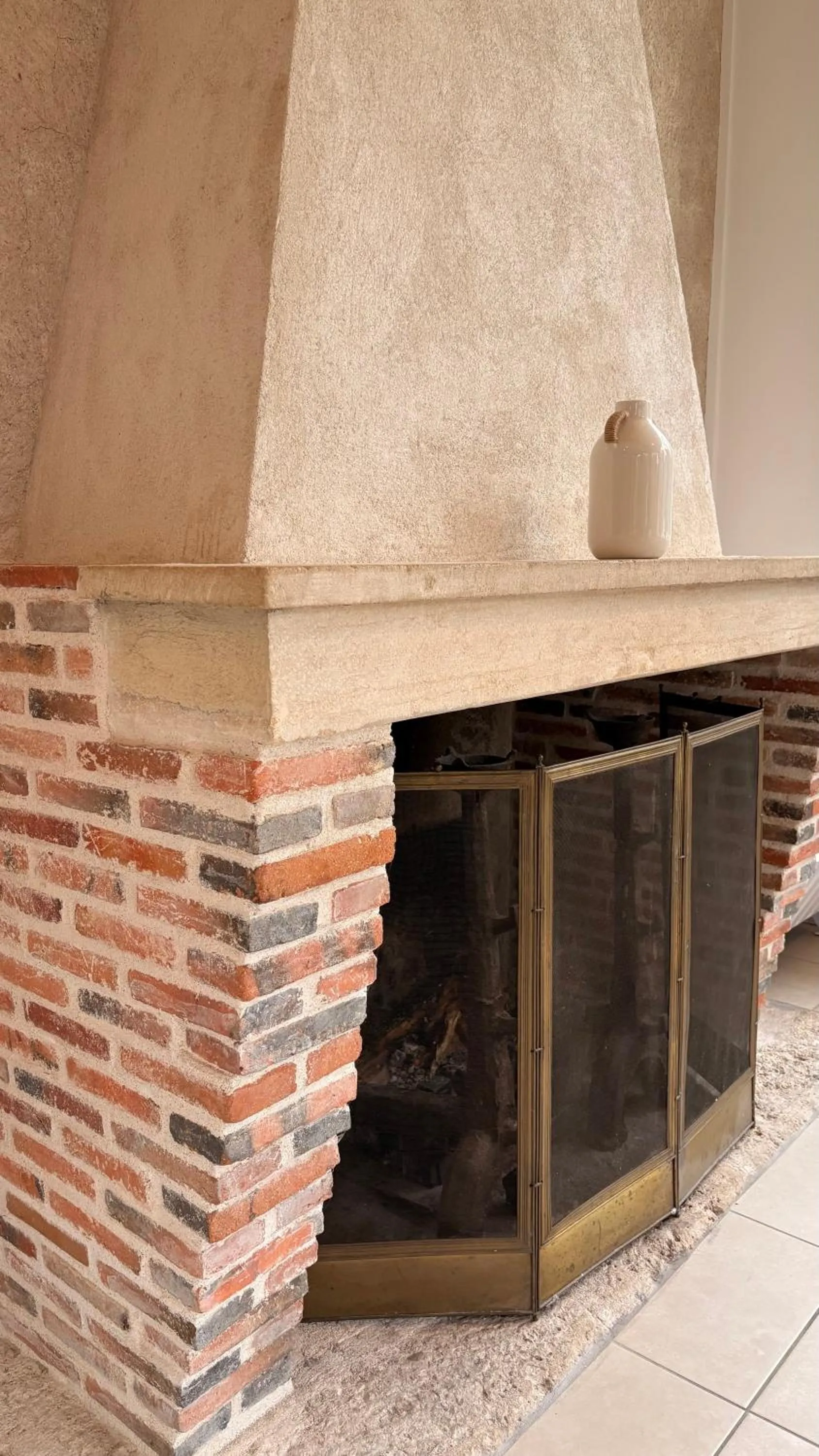 fireplace in Château du Rondon