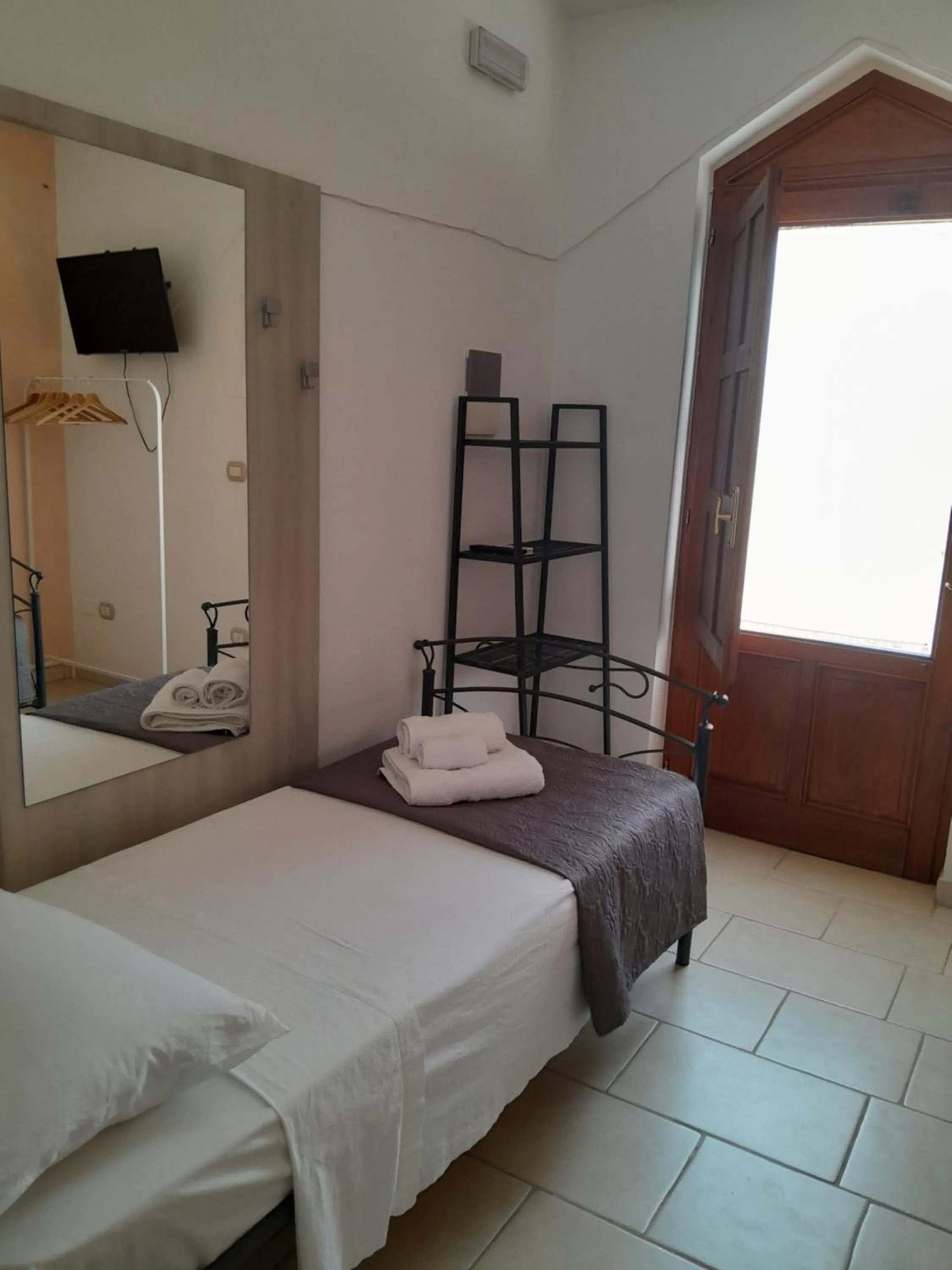 Bed in Corte Rondine B&B