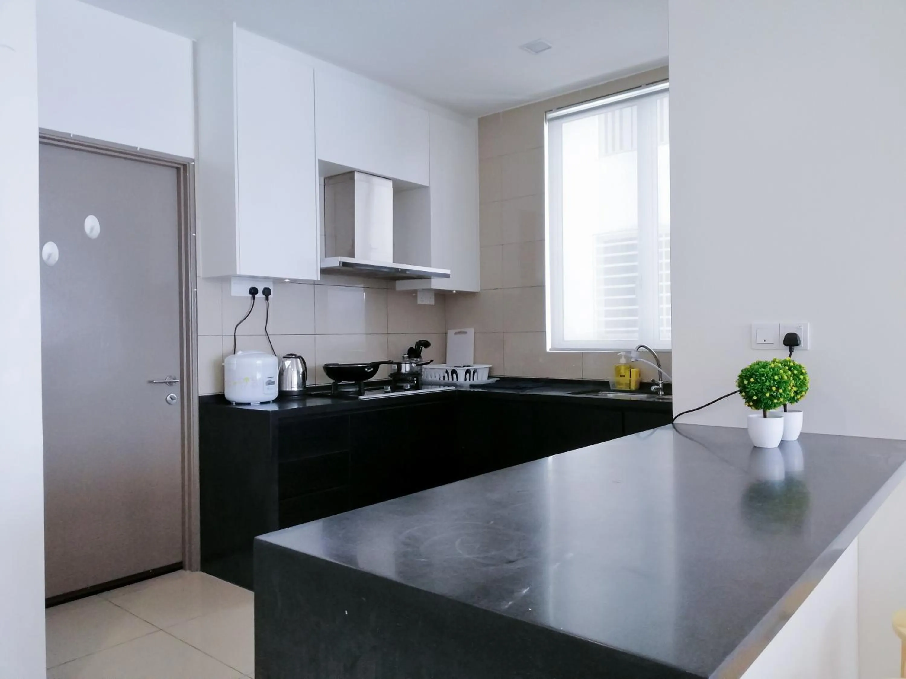 Kitchen or kitchenette in Setapak Central Signature Suites by Manhattan Group