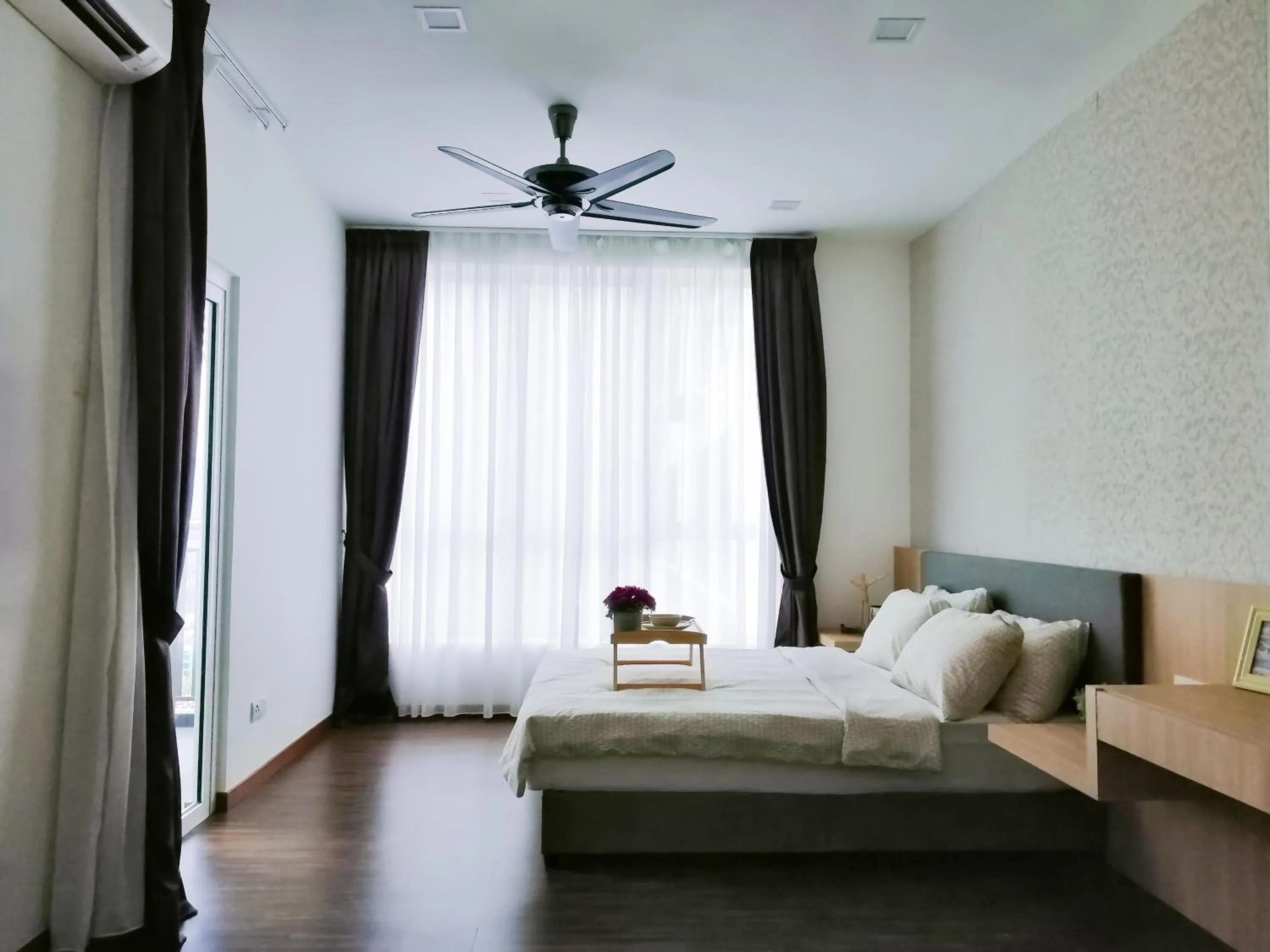Photo of the whole room, Bed in Setapak Central Signature Suites by Manhattan Group