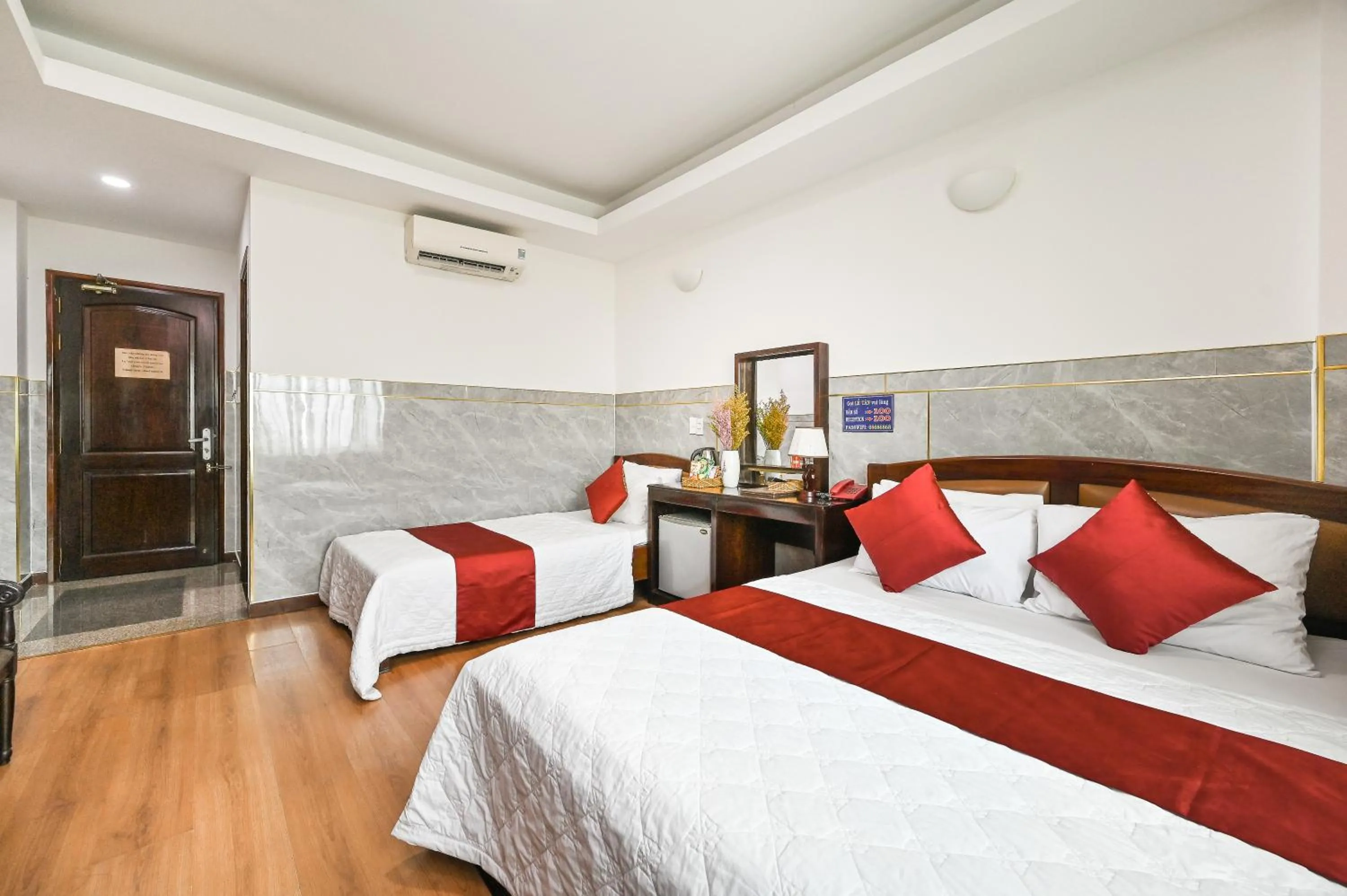 Property building, Bed in Duc Minh Saigon Airport Hotel