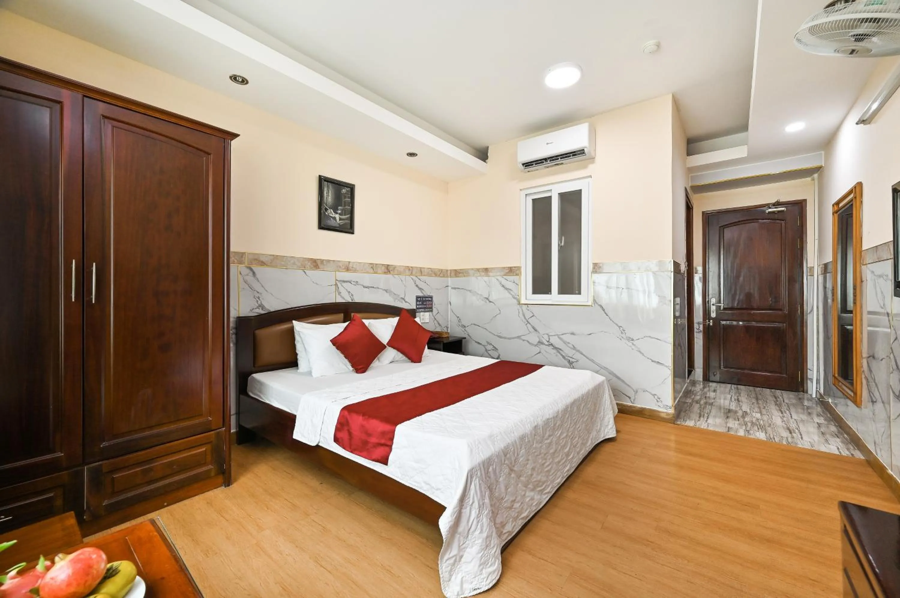 Property building, Bed in Duc Minh Saigon Airport Hotel