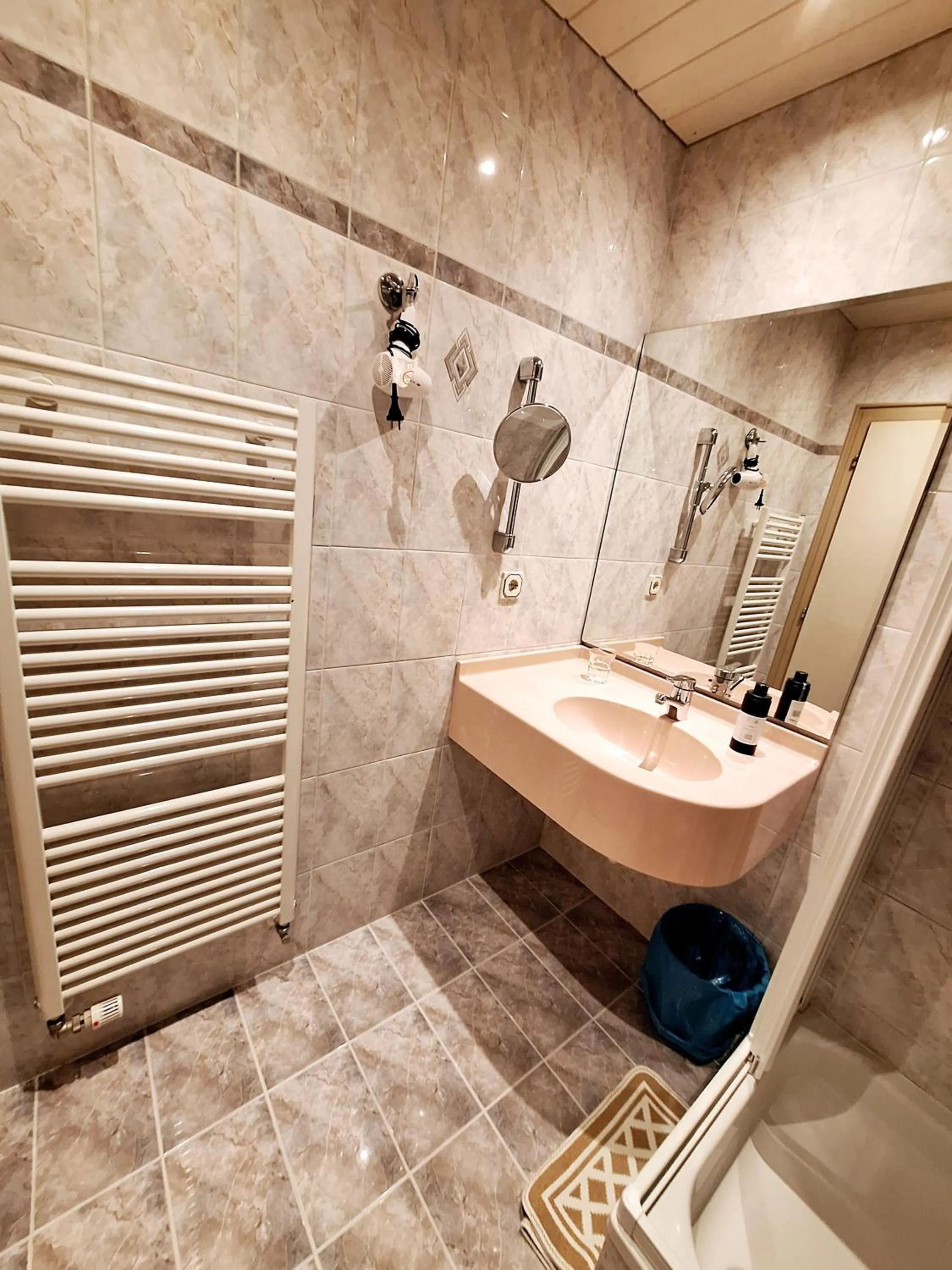 Bathroom in Hotel Pörnbacher