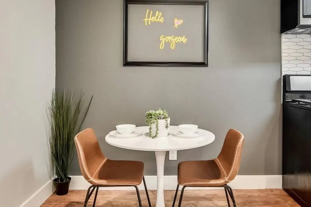 Global Cup Hello Gorgeous Flat near Downtown!