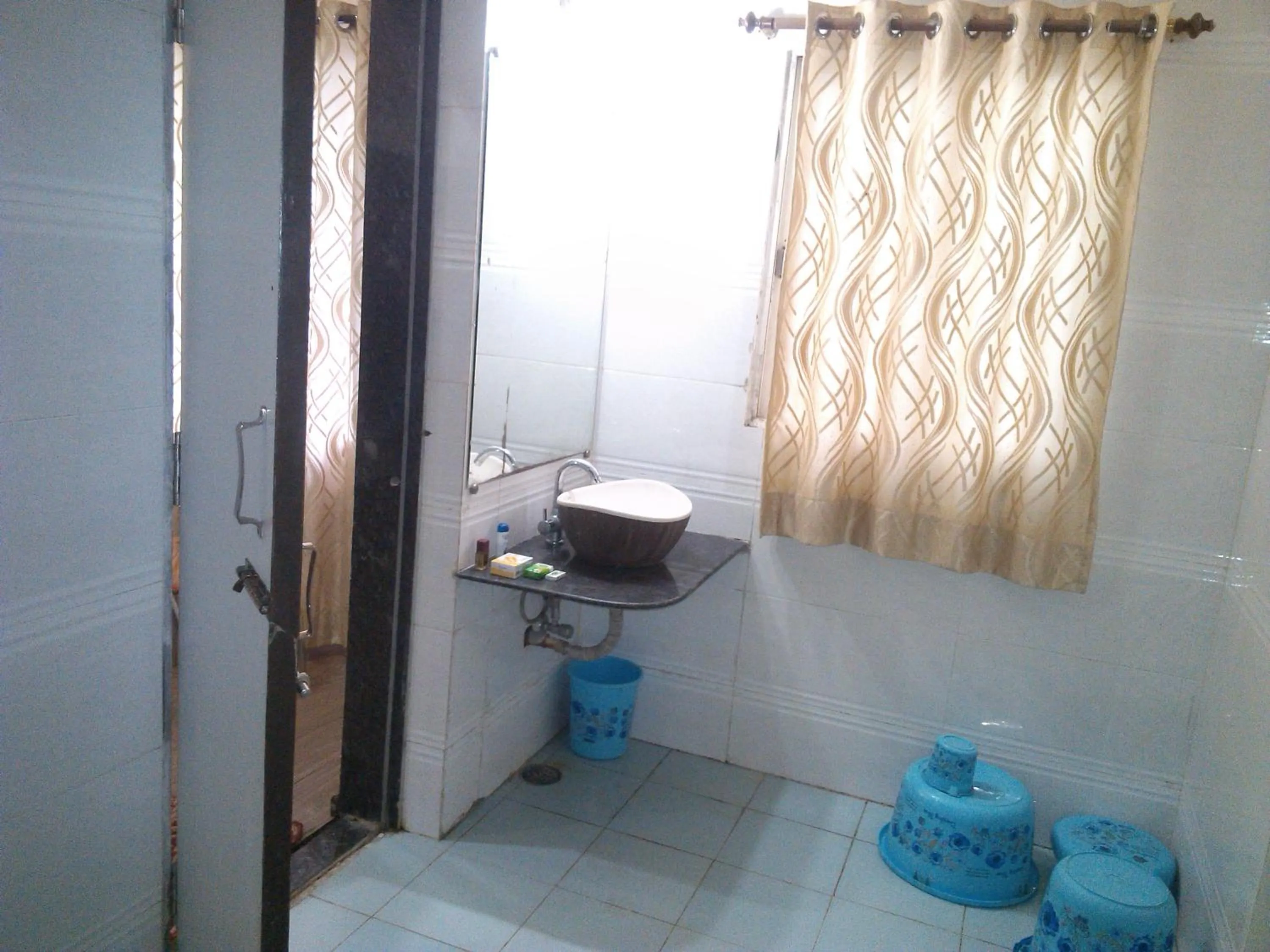 Bathroom in Pachmarhi Shri Krishna Hotel