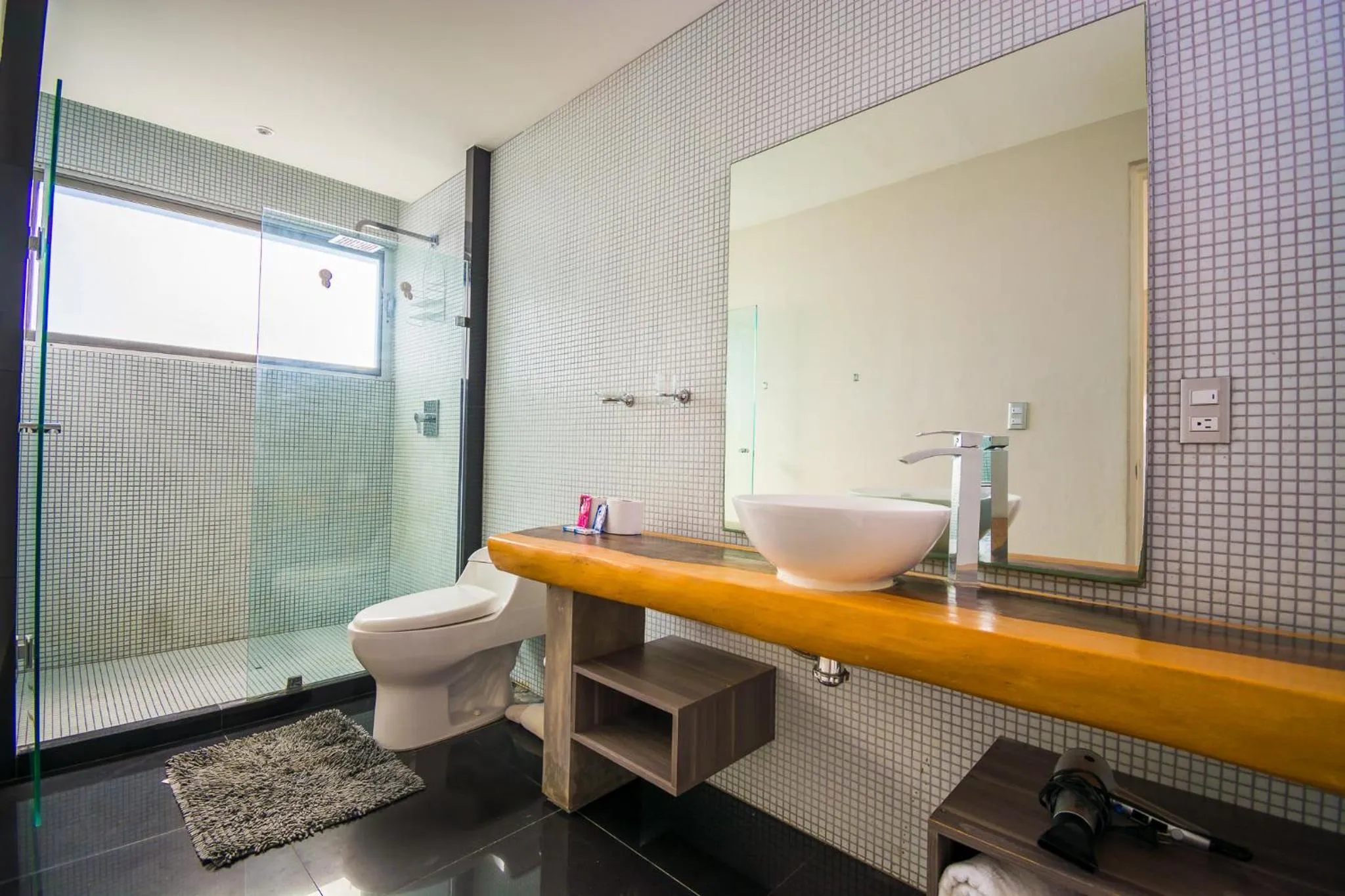 Toilet in Playa Centro Rooftop Apartments & Studios