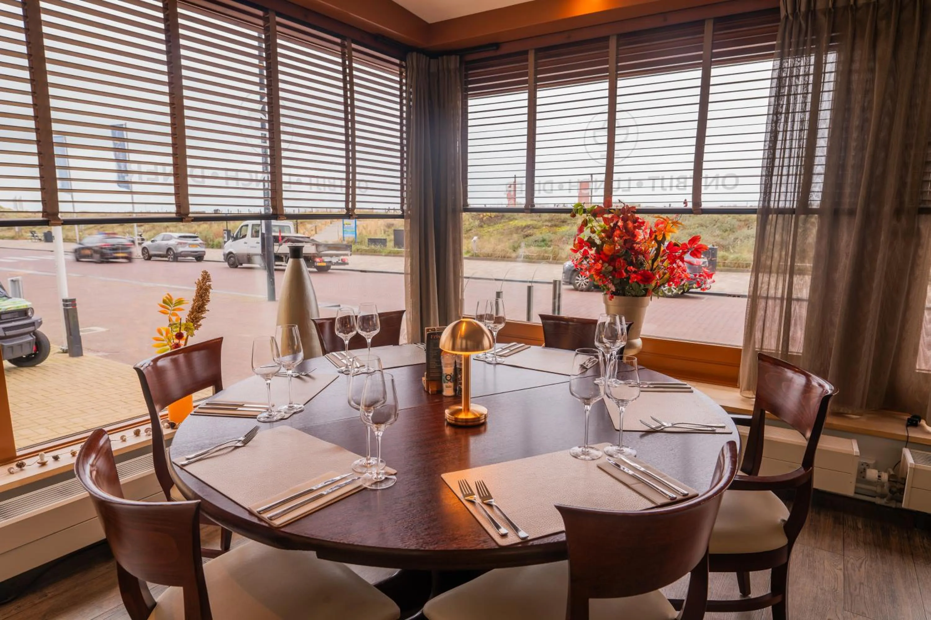 Restaurant/places to eat in Two Brothers Noordwijk Beach