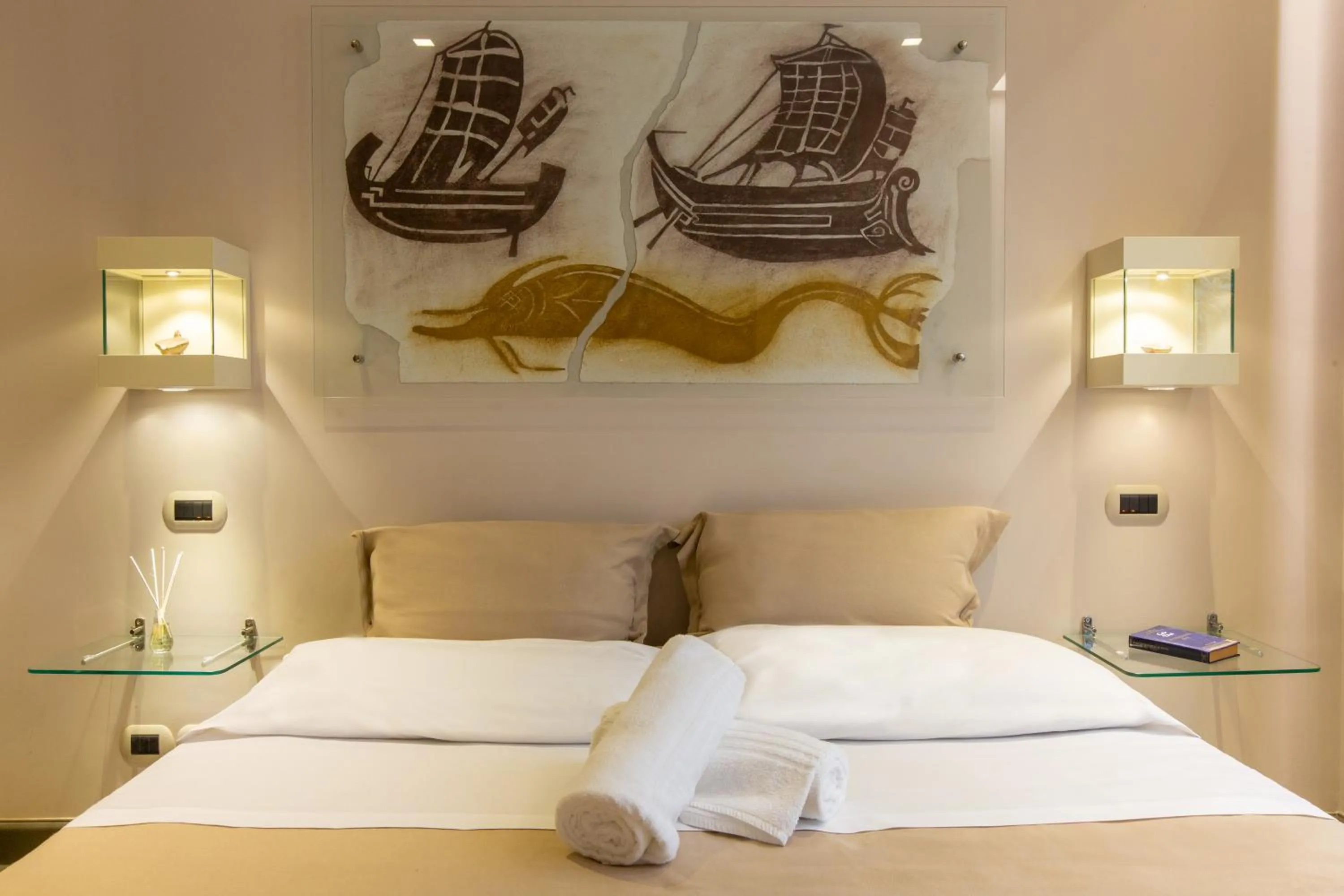 Bedroom, Bed in Le Jardin Romain