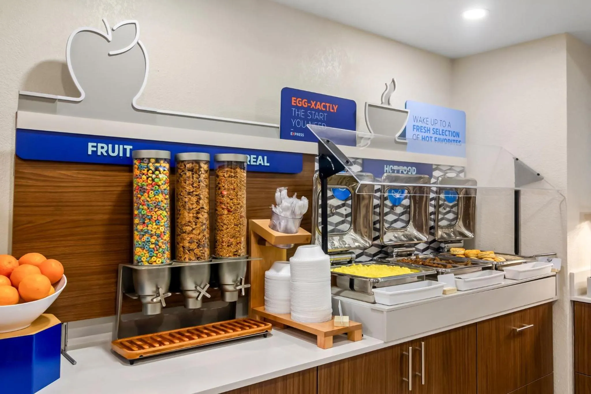 Breakfast in Holiday Inn Express & Suites Jacksonville South East - Medical Center Area by IHG