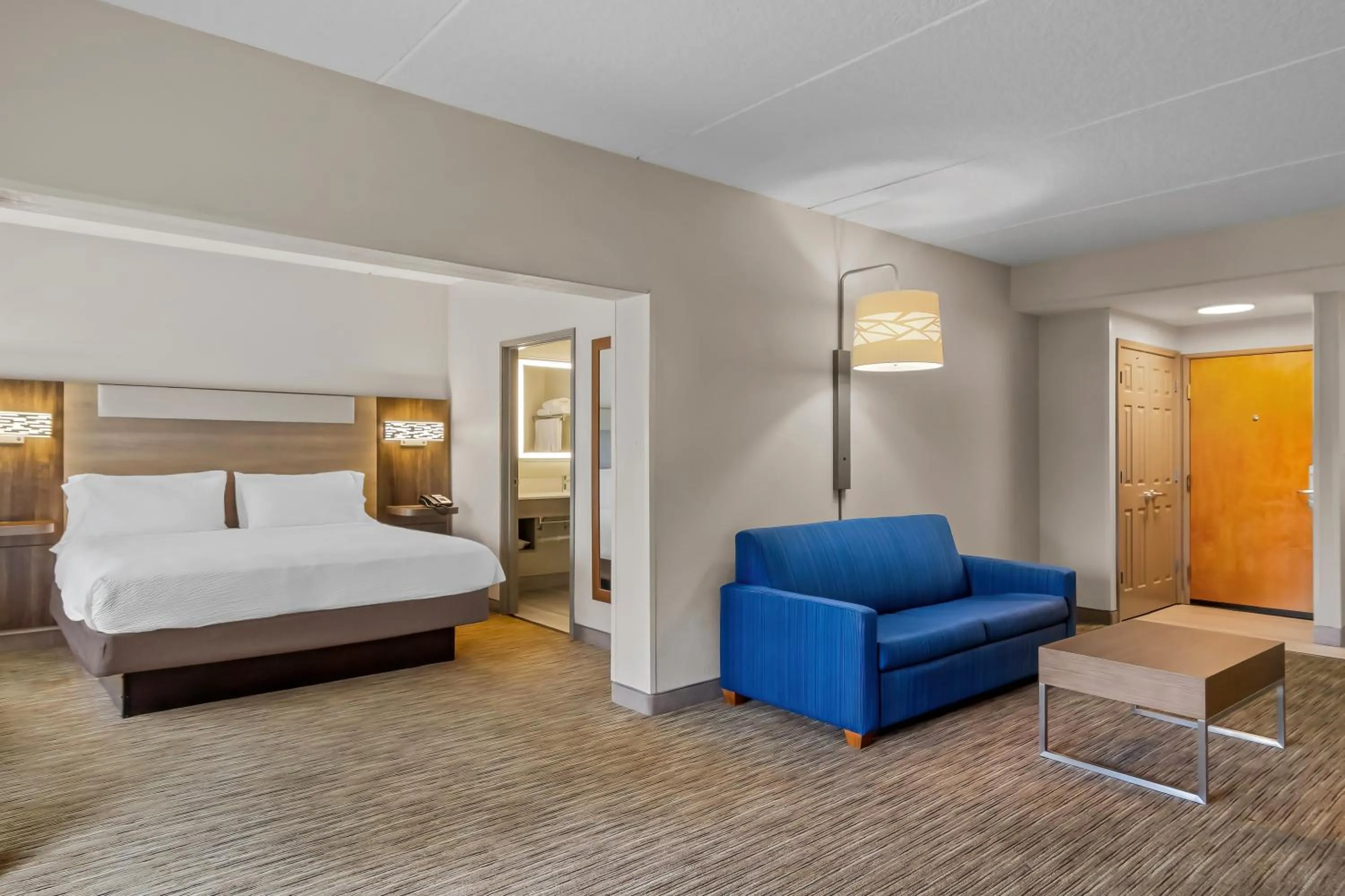 Bedroom, Bed in Holiday Inn Express & Suites Jacksonville South East - Medical Center Area by IHG