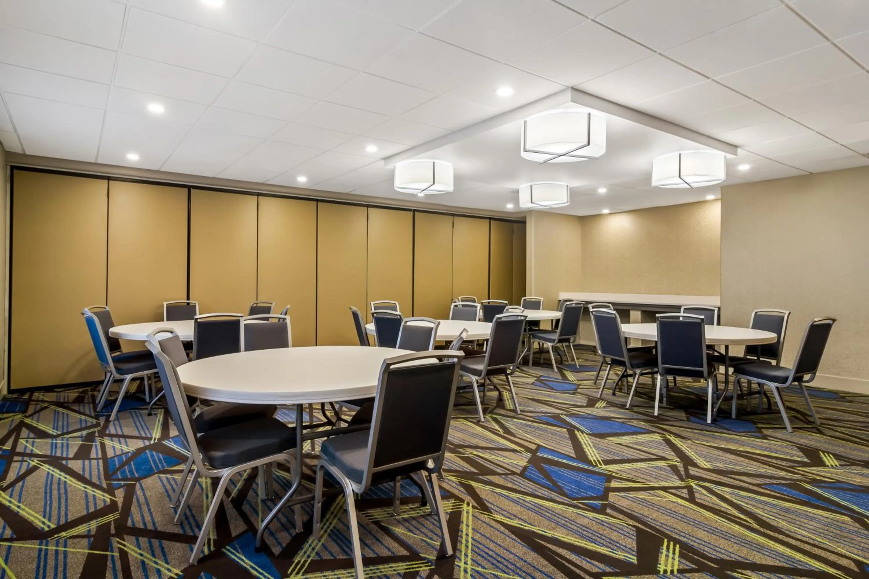 Meeting/conference room in Holiday Inn Express & Suites Jacksonville South East - Medical Center Area by IHG