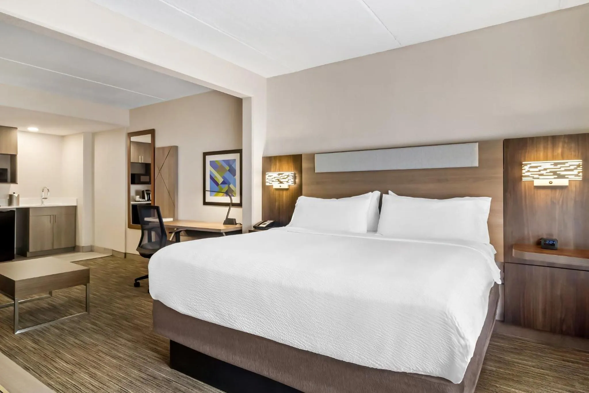 Photo of the whole room, Bed in Holiday Inn Express & Suites Jacksonville South East - Medical Center Area by IHG