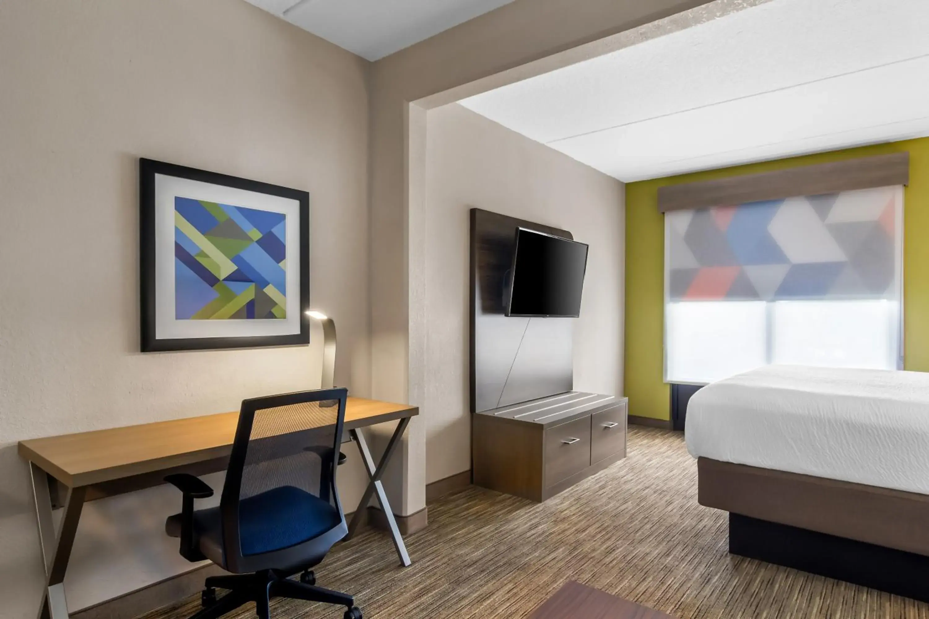 Standard King Room in Holiday Inn Express & Suites Jacksonville South East - Medical Center Area by IHG Standard King Room in Holiday Inn Express & Suites Jacksonville South East - Medical Center Area by IHG