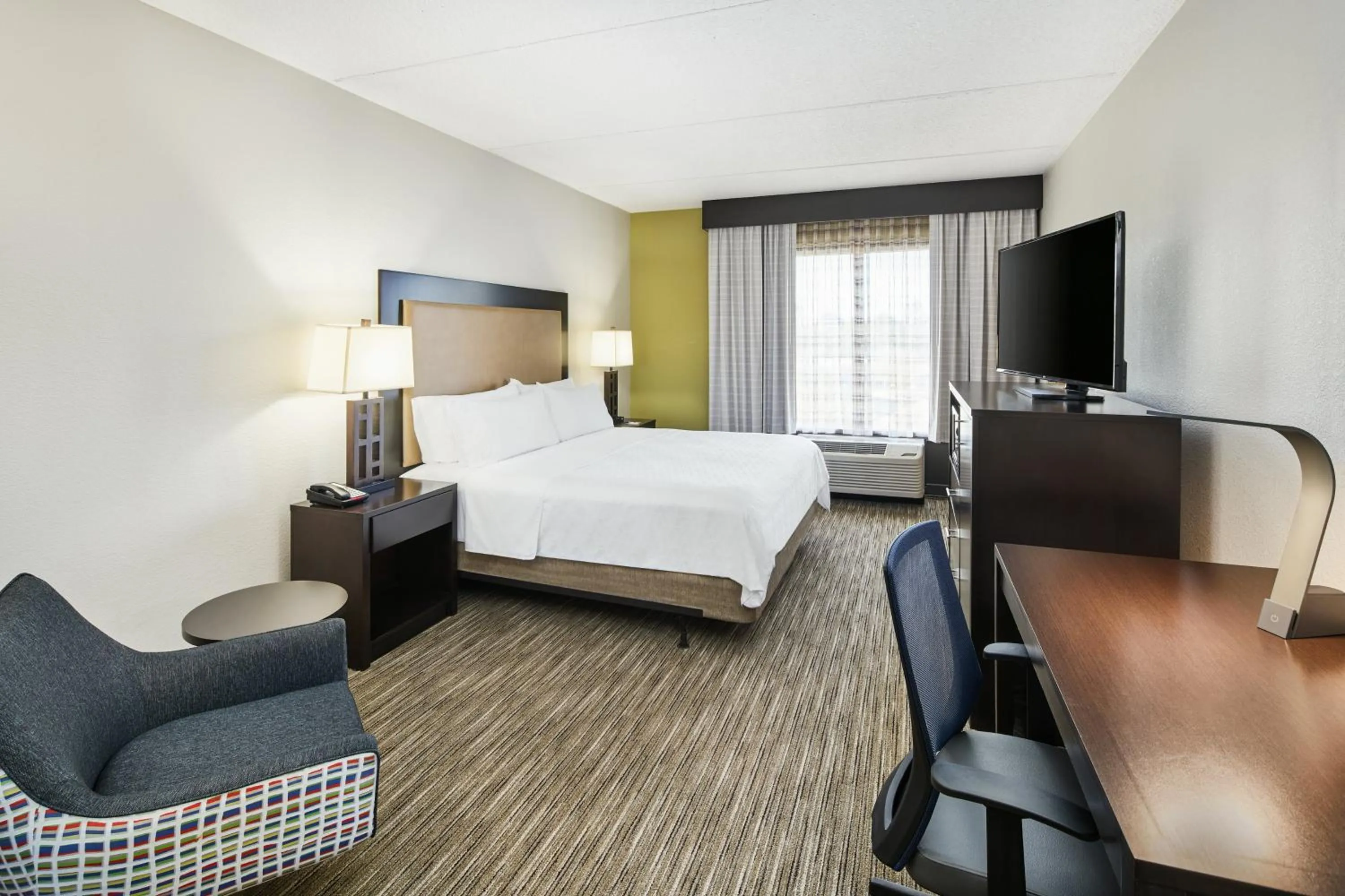 Photo of the whole room, Bed in Holiday Inn Express & Suites Jacksonville South East - Medical Center Area by IHG