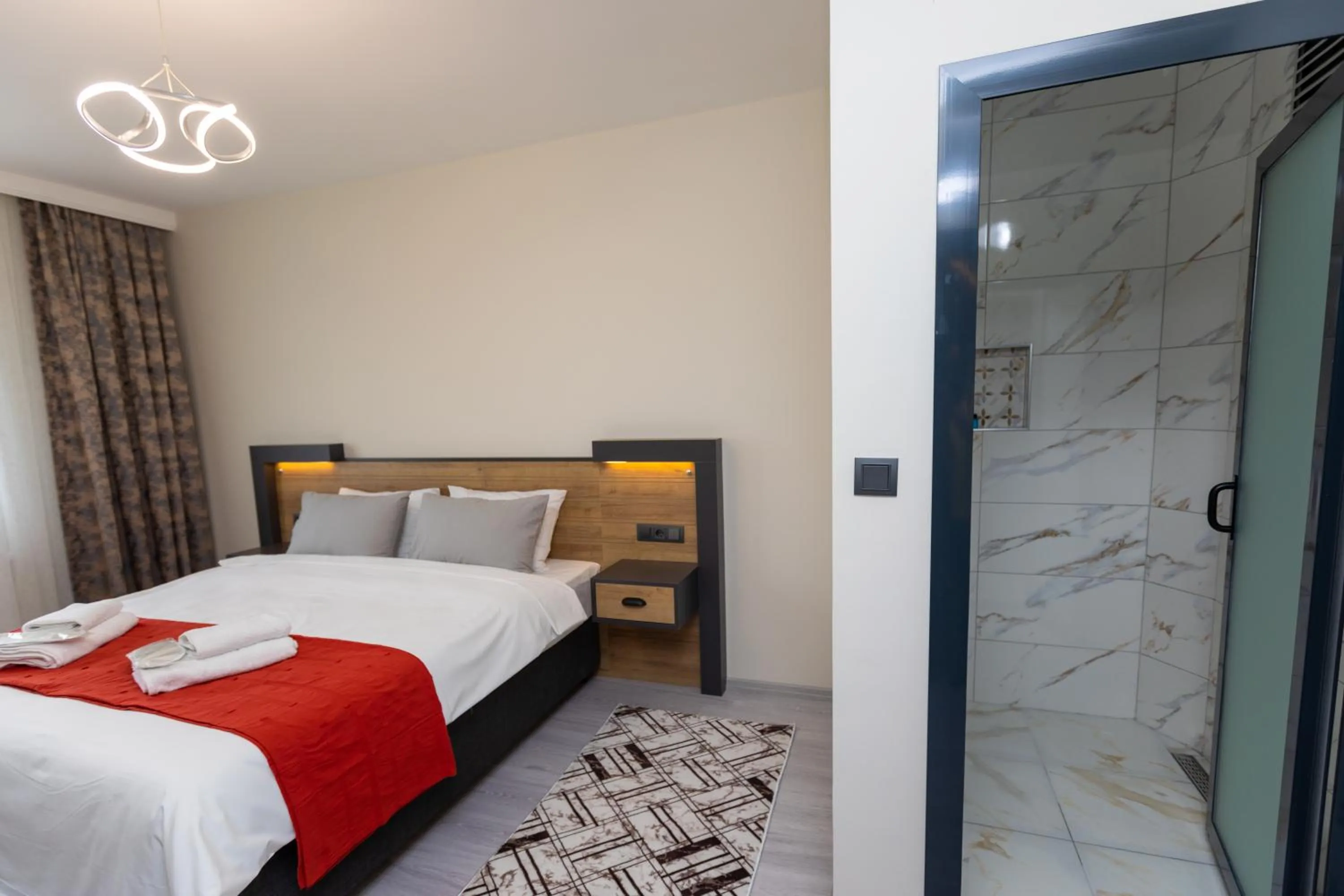 Shower in Moonlight Suite