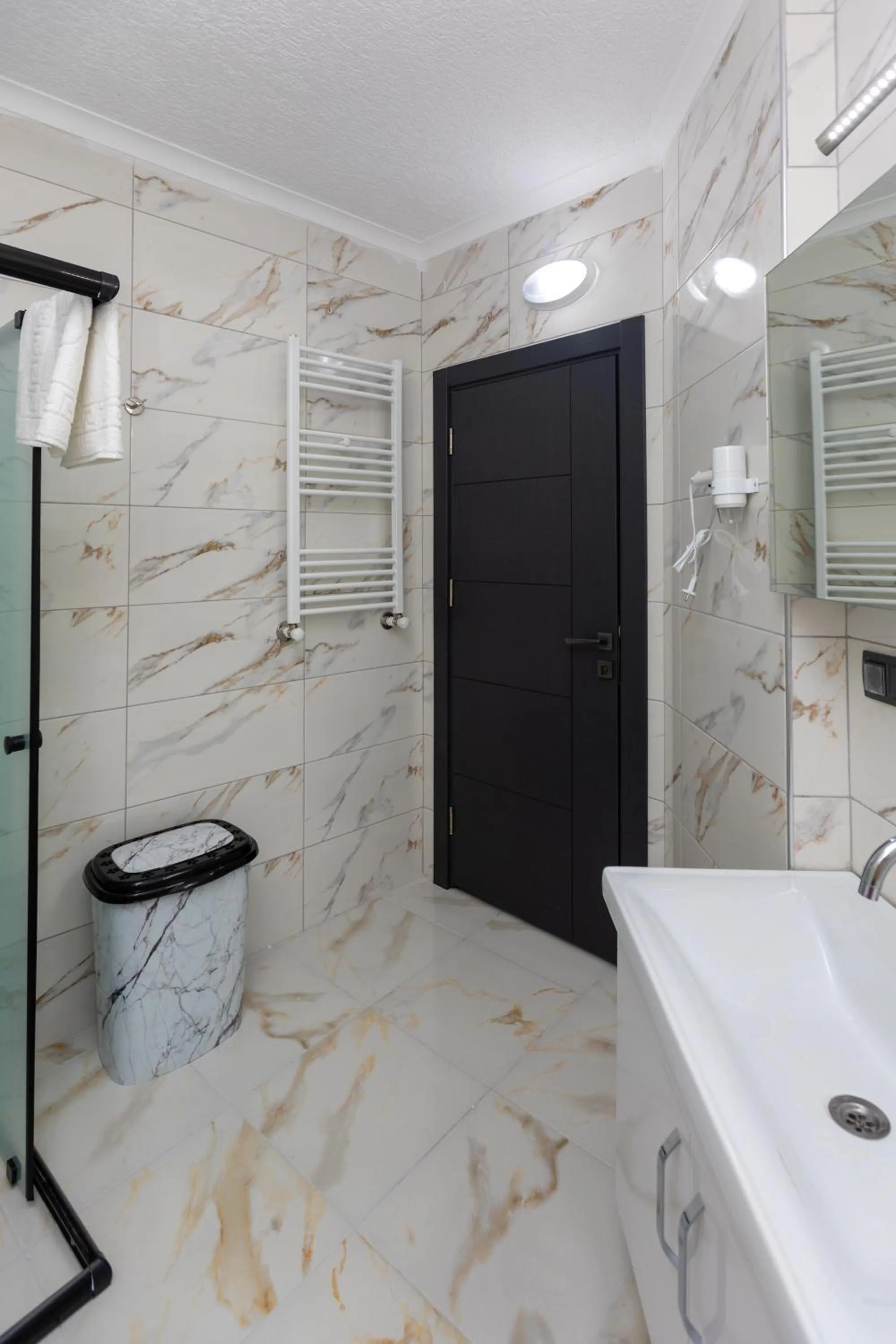 Shower in Moonlight Suite