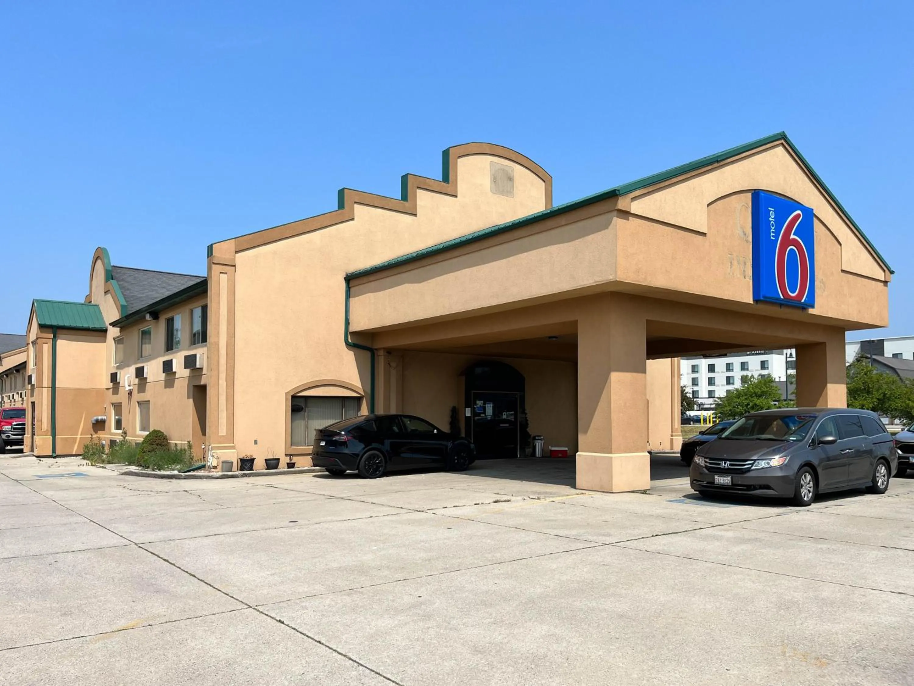 Studio 6 Elkhart, IN- Kitchenette Rooms