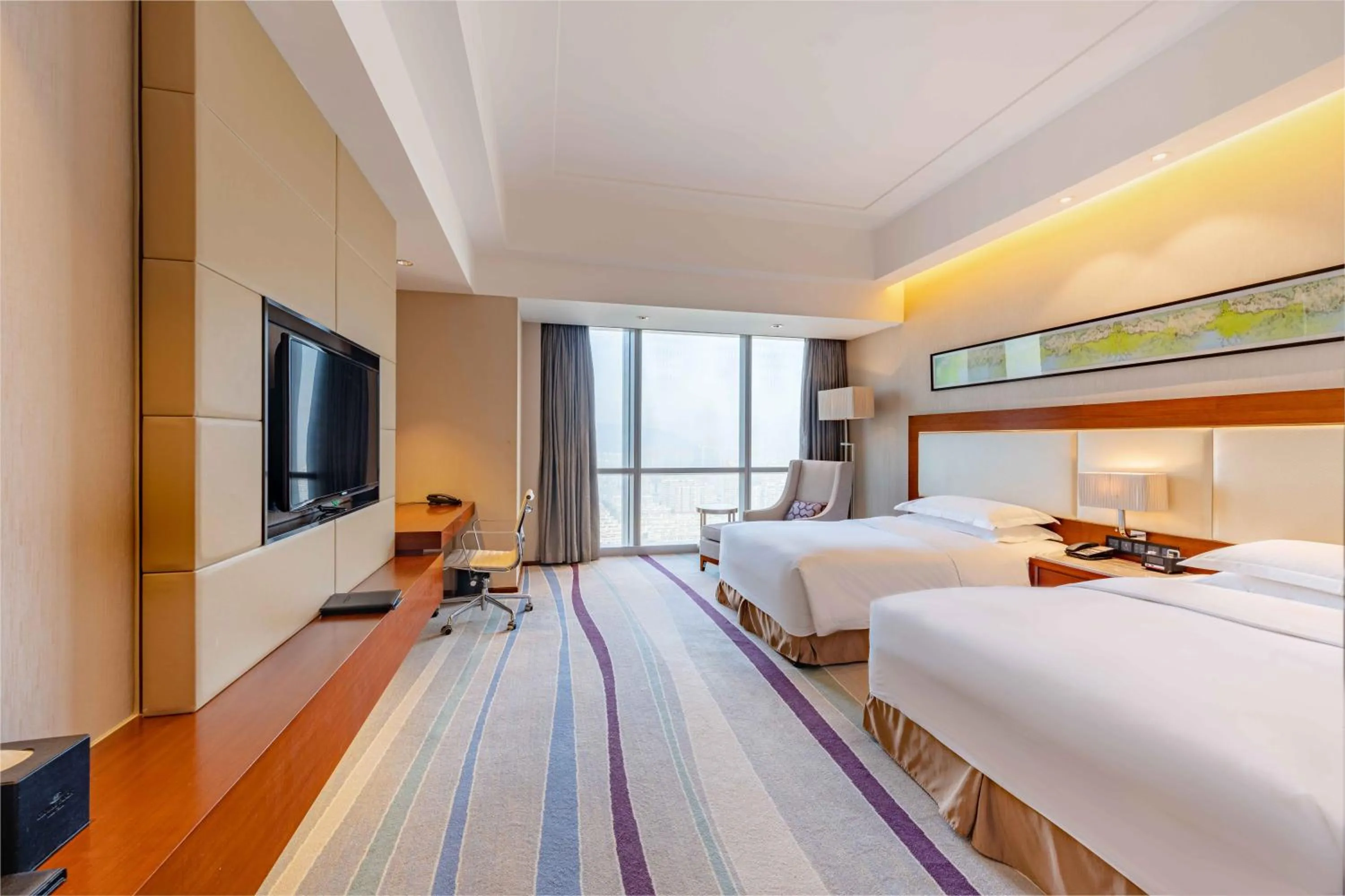 Bed in Crowne Plaza Wuxi Taihu by IHG
