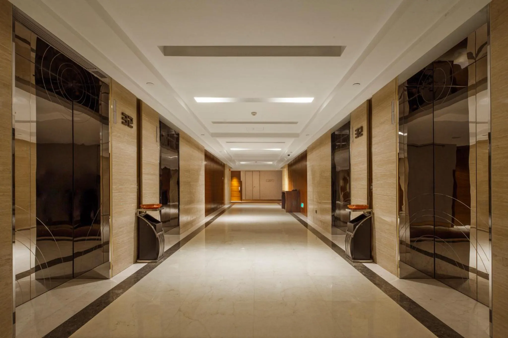 Lobby or reception in Crowne Plaza Wuxi Taihu by IHG