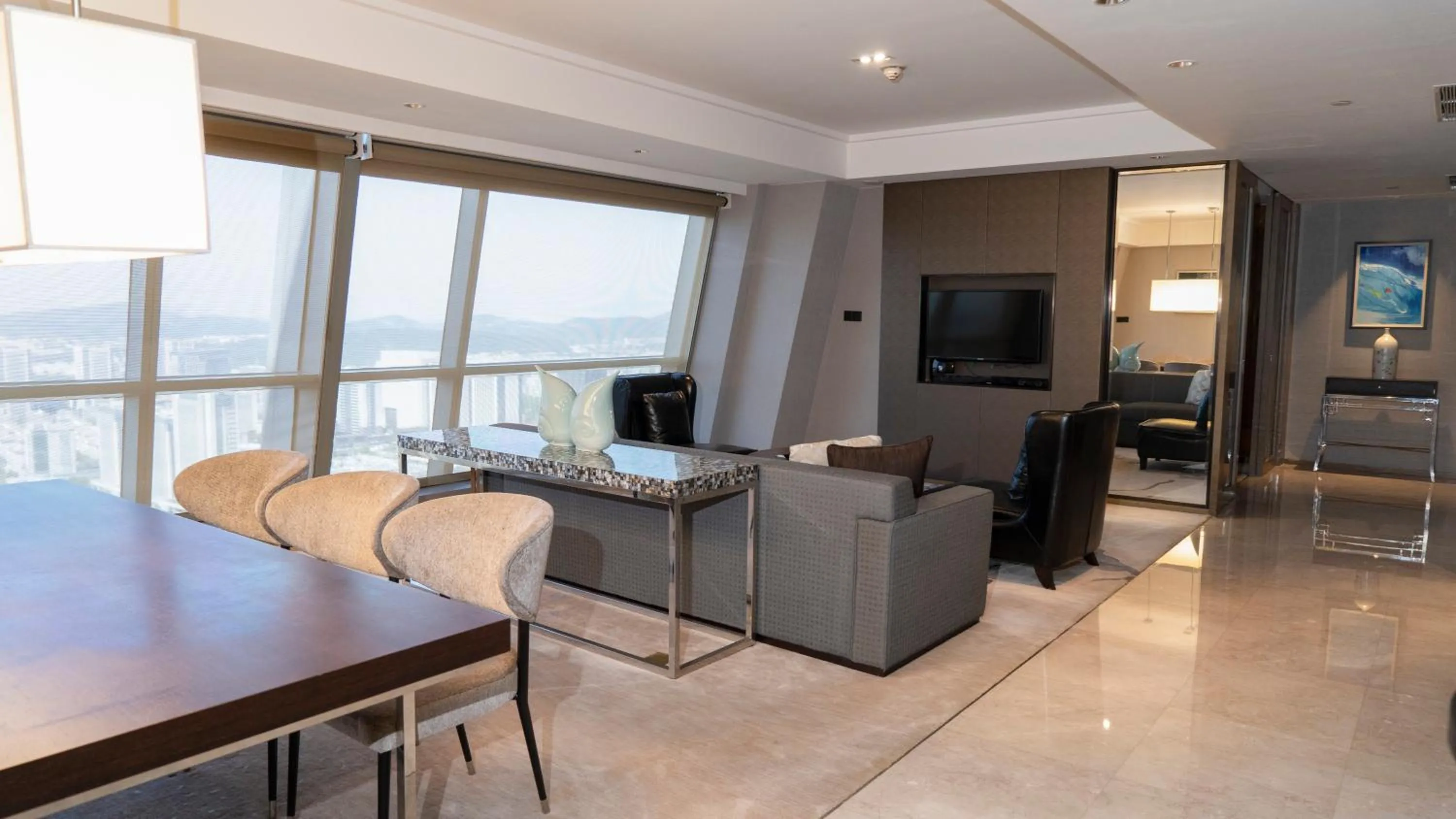 Photo of the whole room in Crowne Plaza Wuxi Taihu by IHG