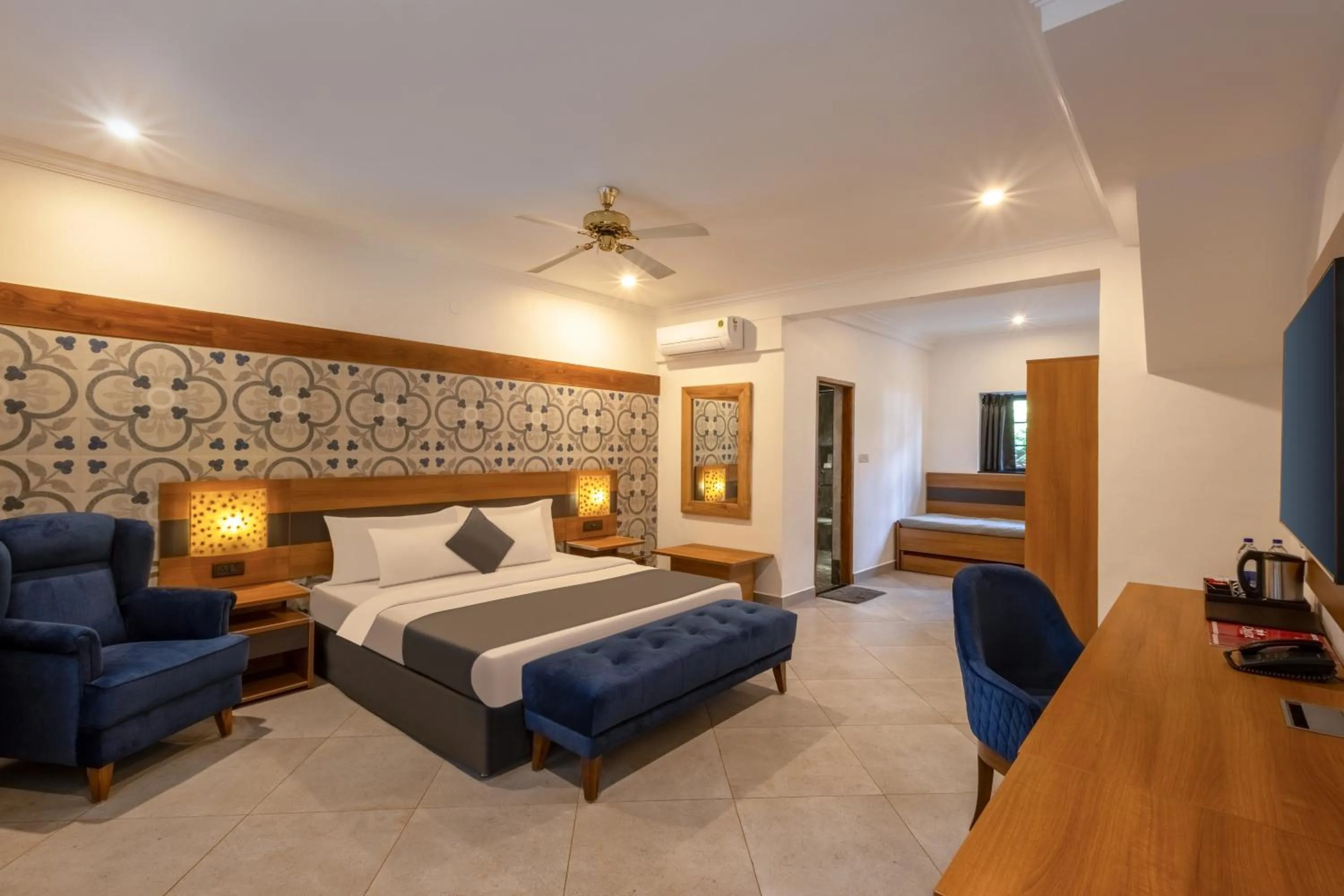 Bedroom, Bed in Chalston Beach Resort