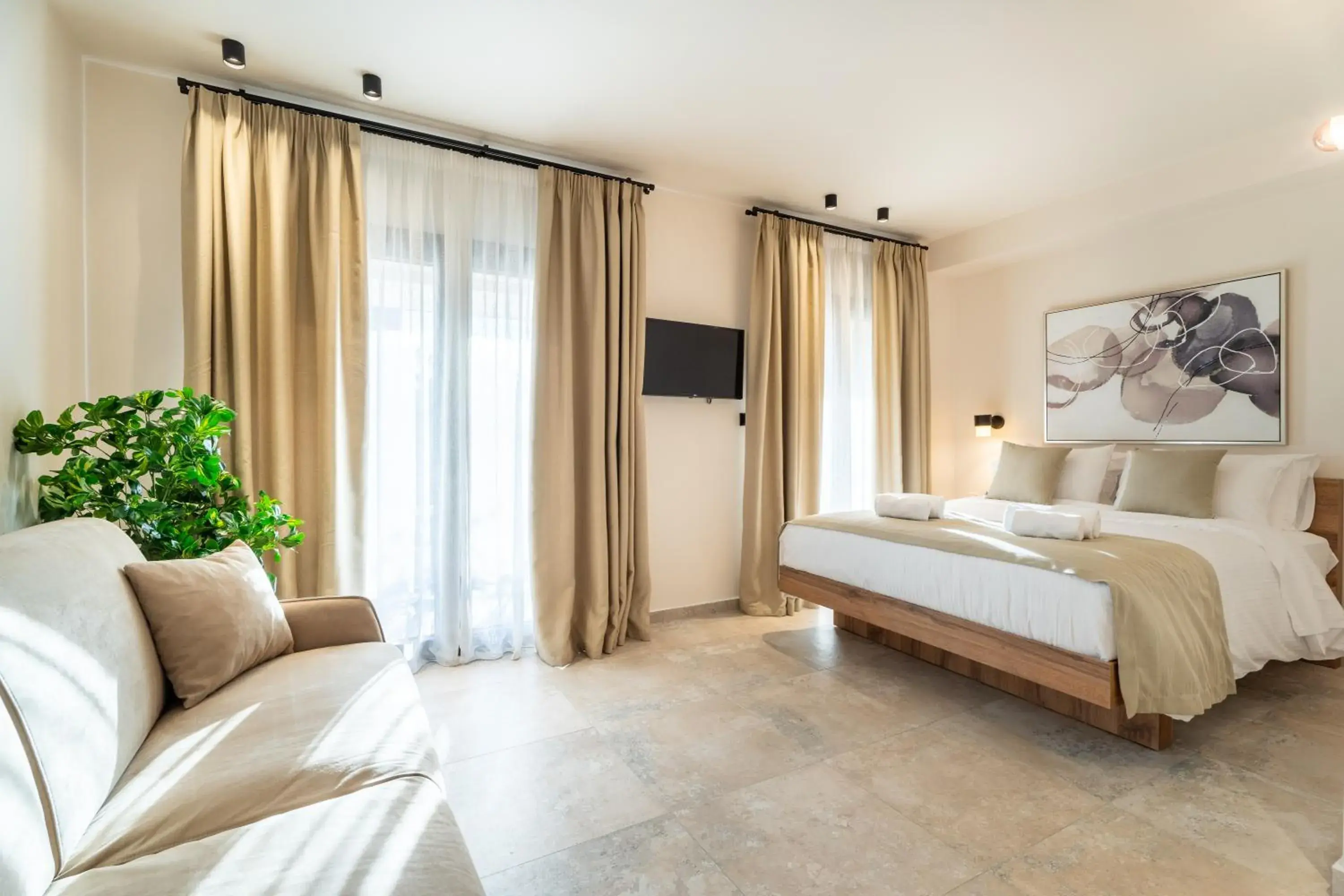 Deluxe Triple Room in Mpikas Holidays Deluxe Triple Room in Mpikas Holidays