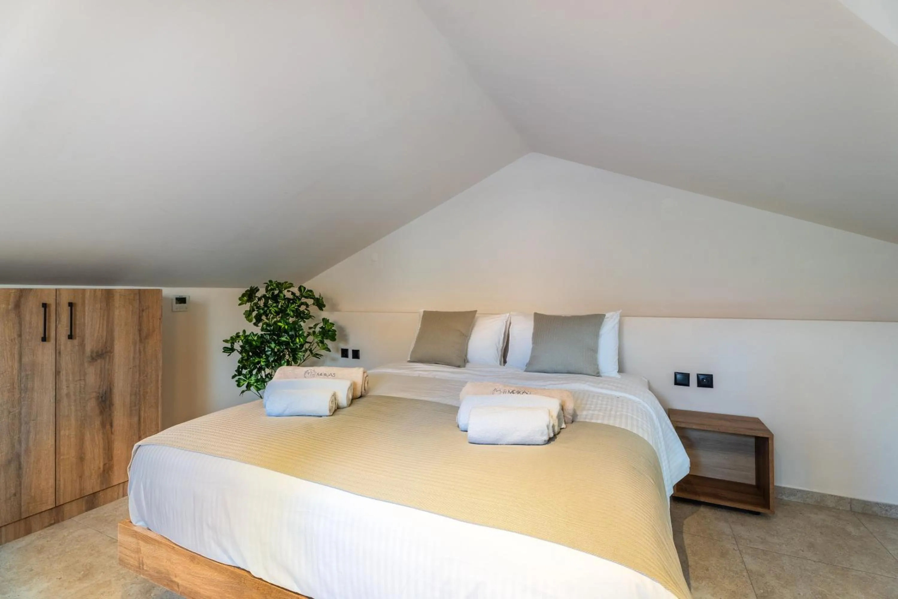 Bed in Mpikas Holidays