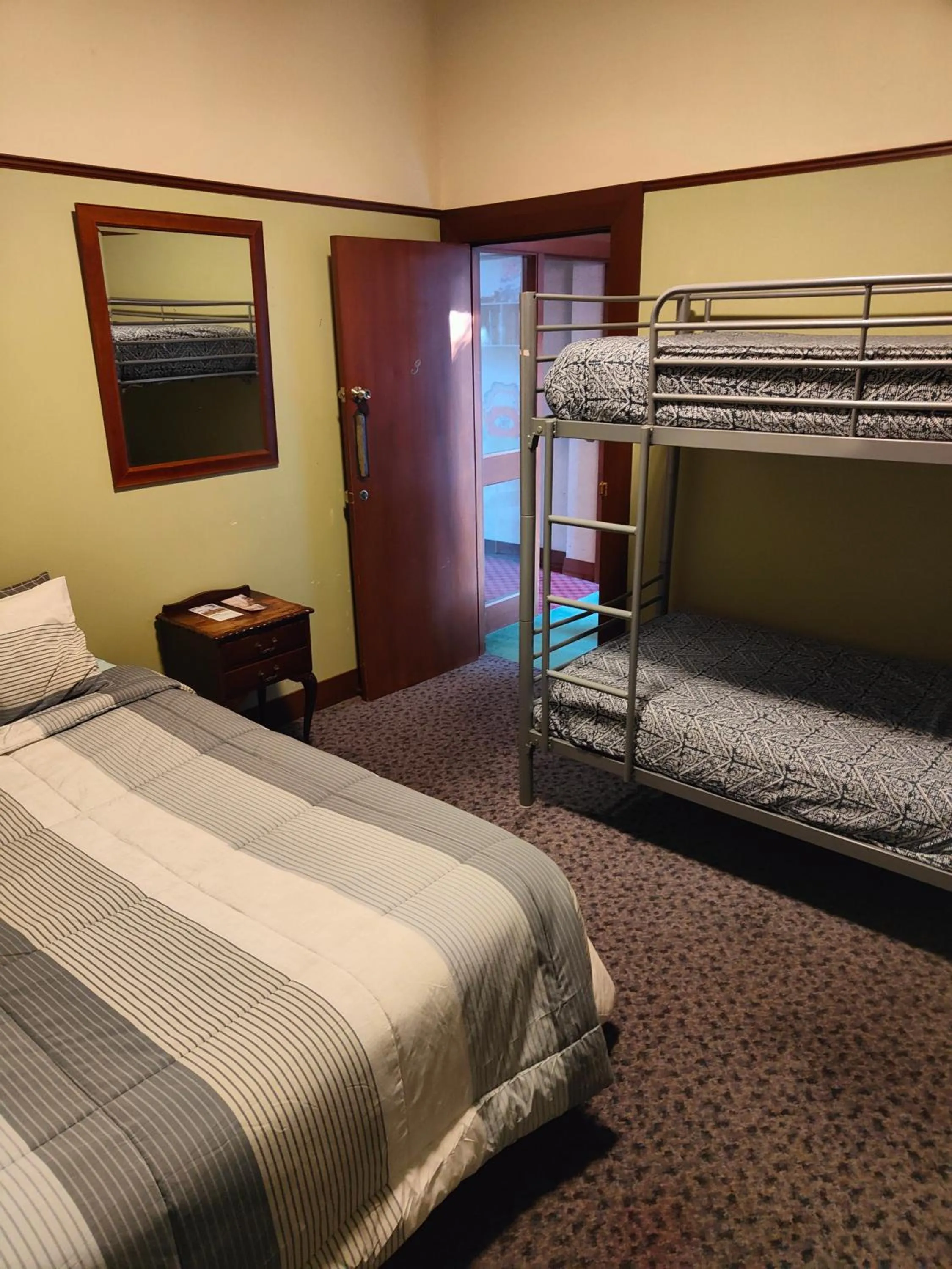 Bedroom, Bed in Manor house backpackers