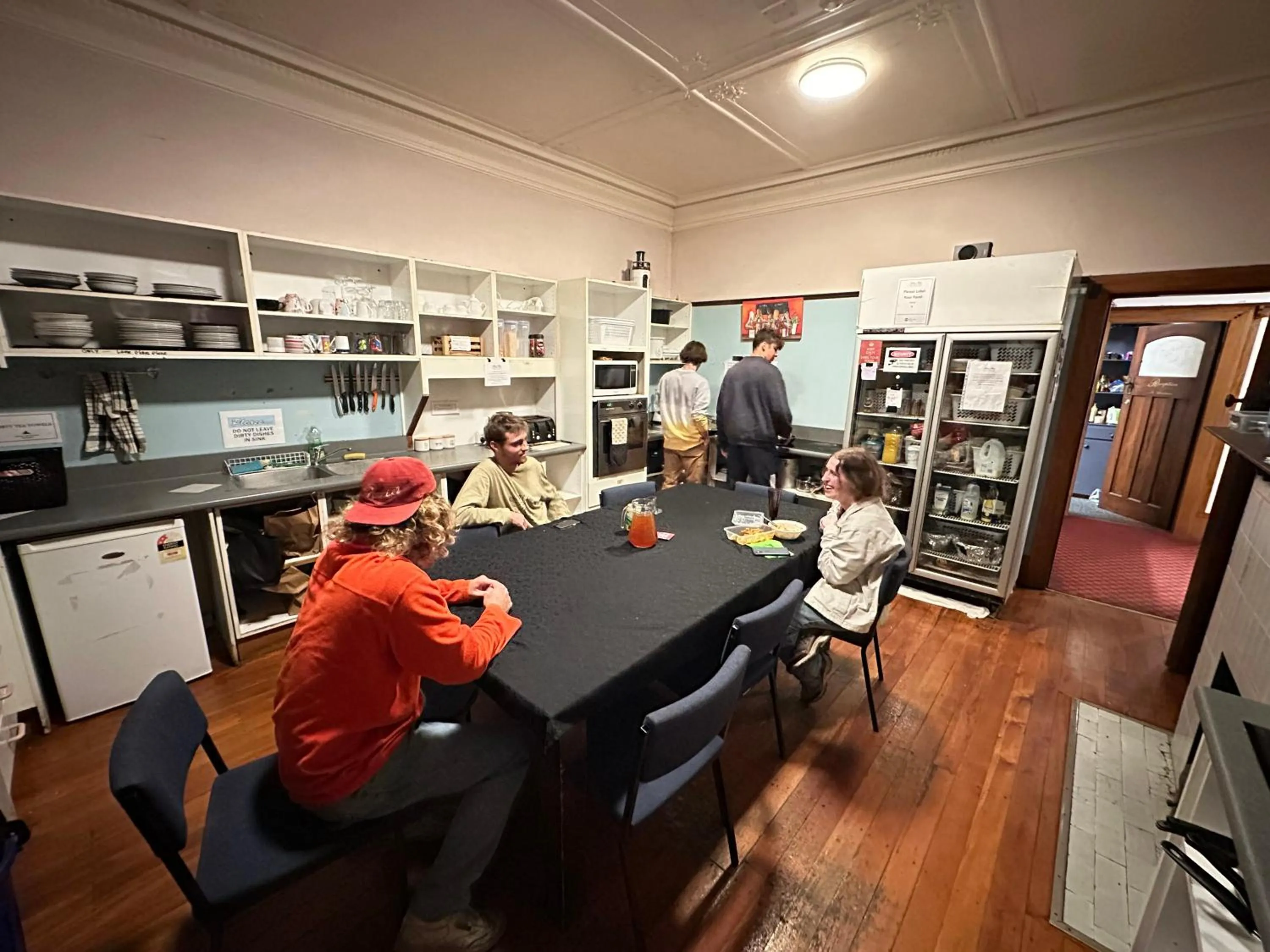 Communal kitchen in Manor house backpackers