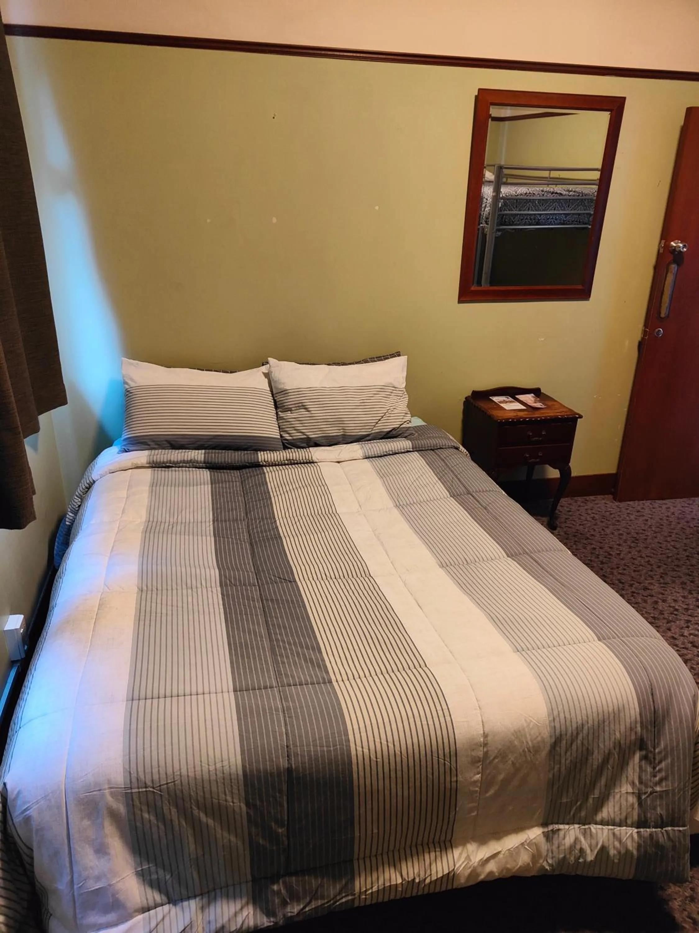 Bedroom, Bed in Manor house backpackers