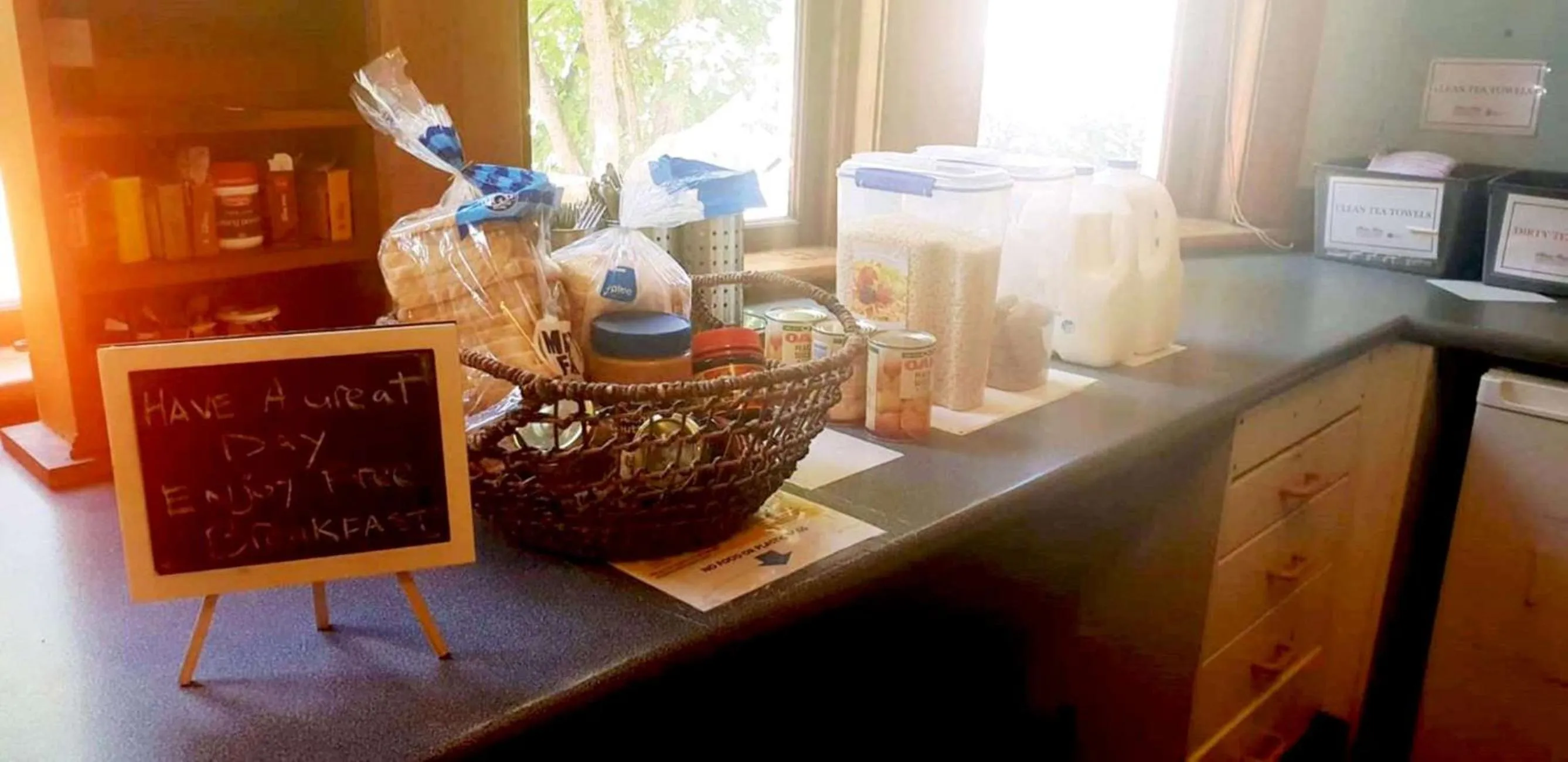 Breakfast in Manor house backpackers