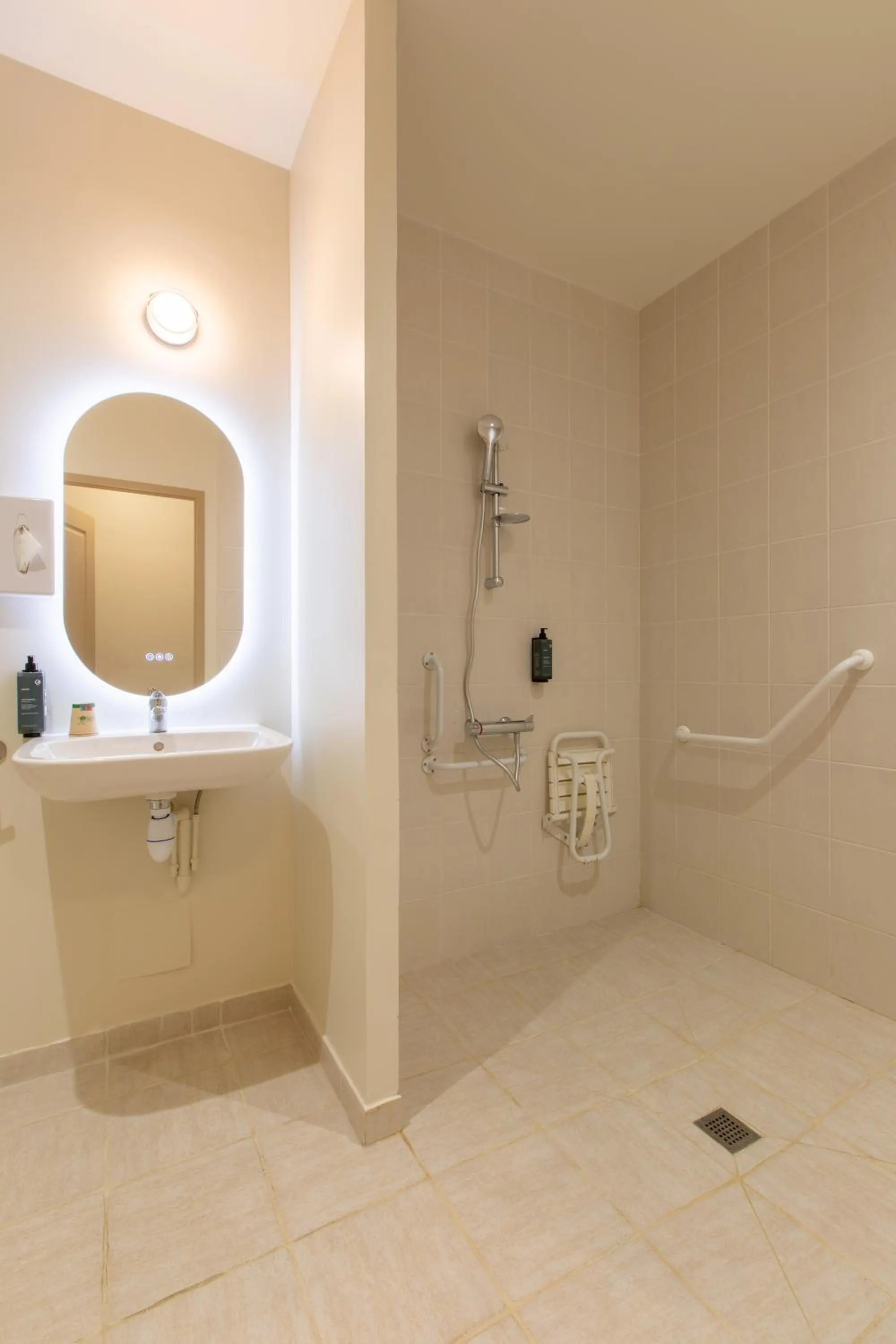 Bathroom in Domaine de la Courbe Hôtel & Spa