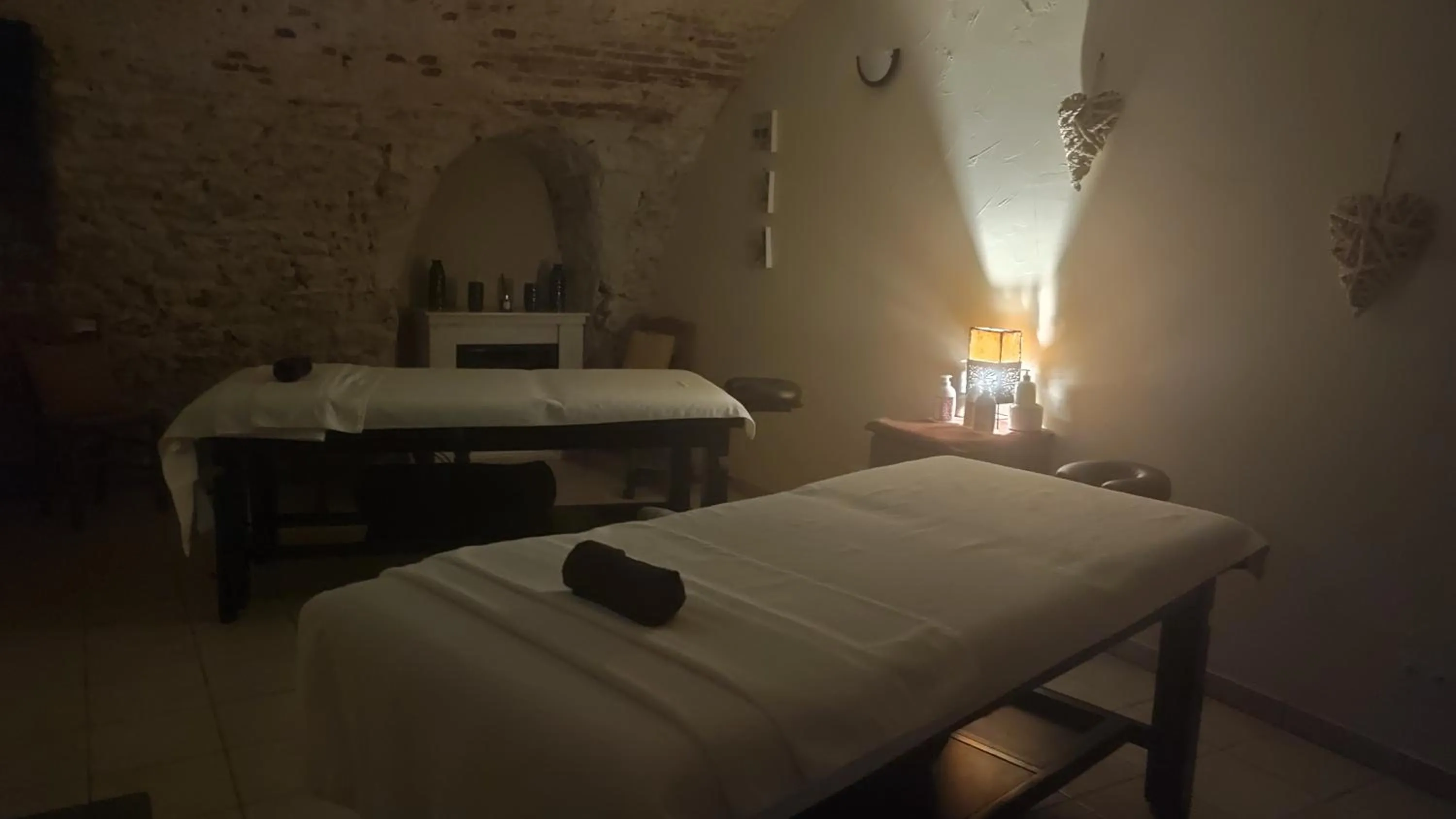 Massage in Domaine de la Courbe Hôtel & Spa