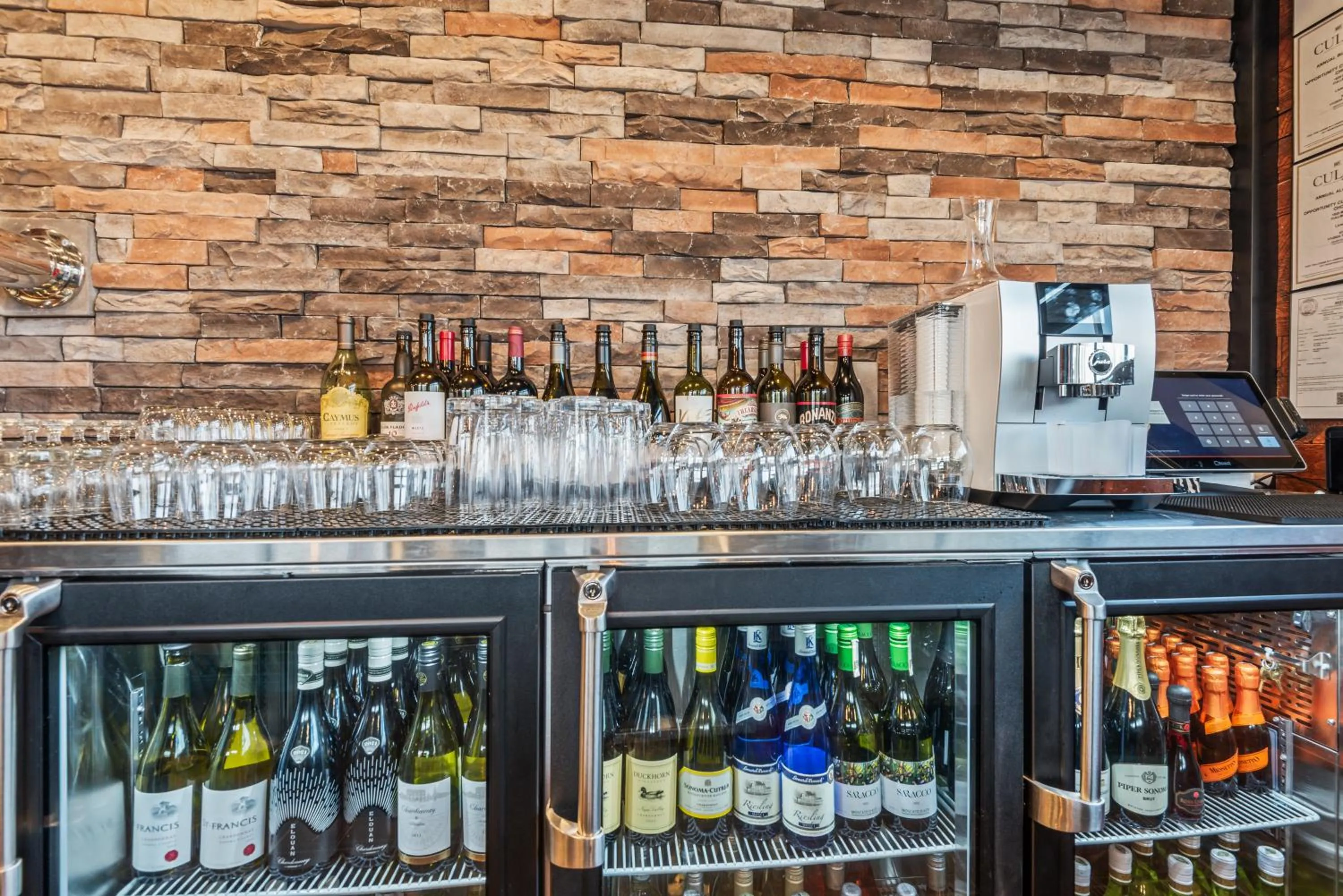 Lounge or bar in Cobblestone Hotel & Suites - Cullman