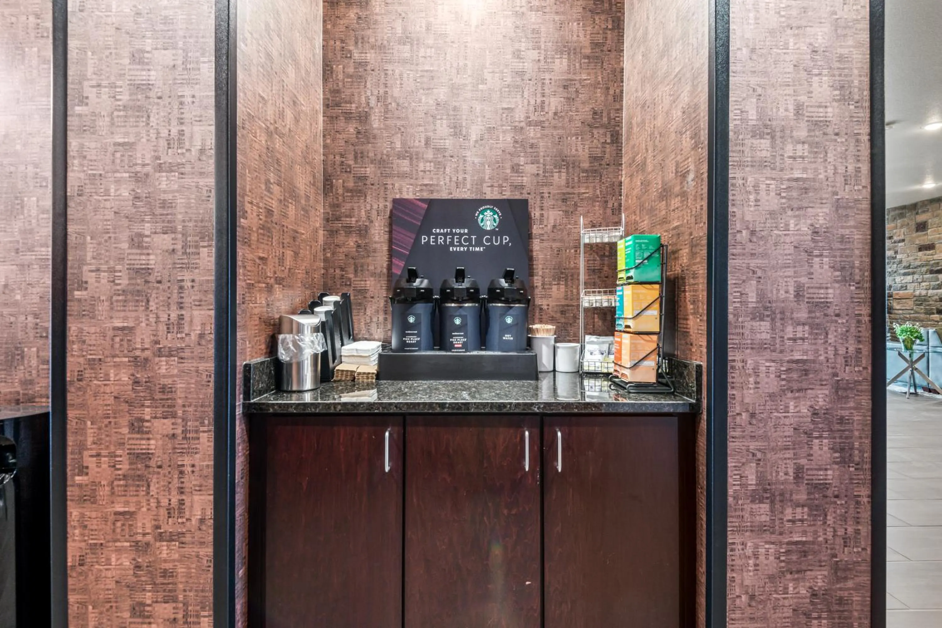 Coffee/tea facilities in Cobblestone Hotel & Suites - Cullman