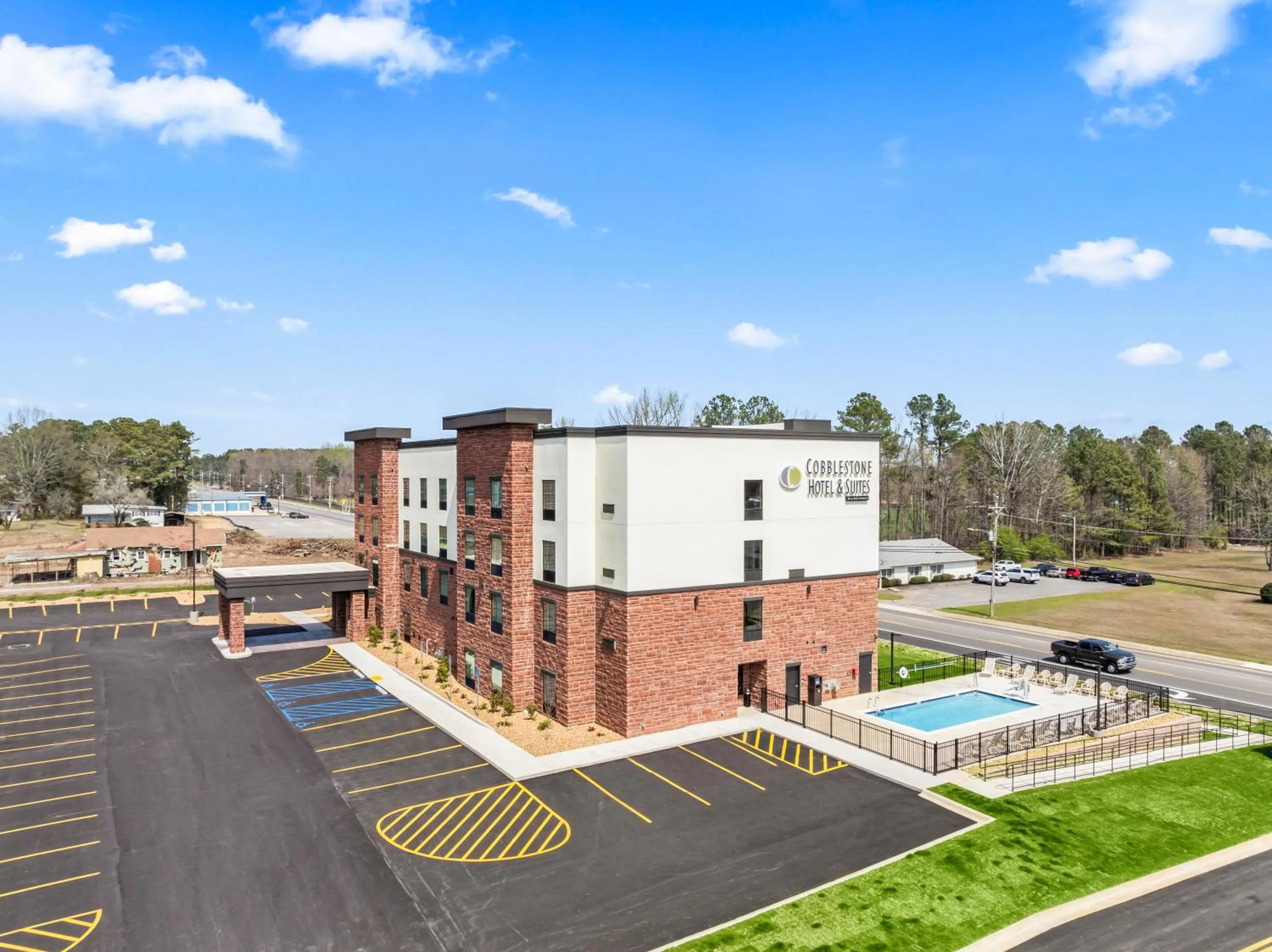 Property building in Cobblestone Hotel & Suites - Cullman