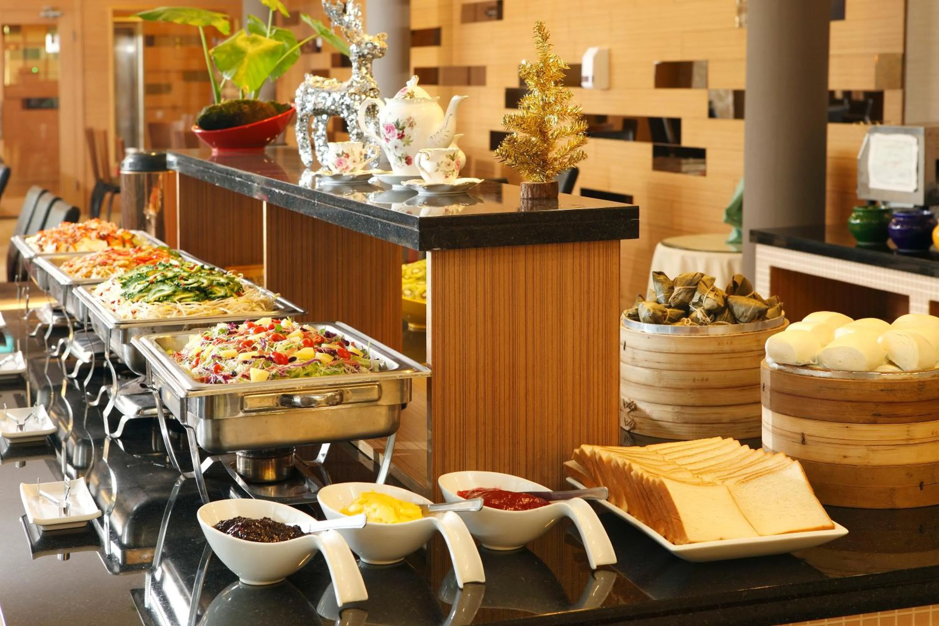 Food and drinks in Yoyo Hotel