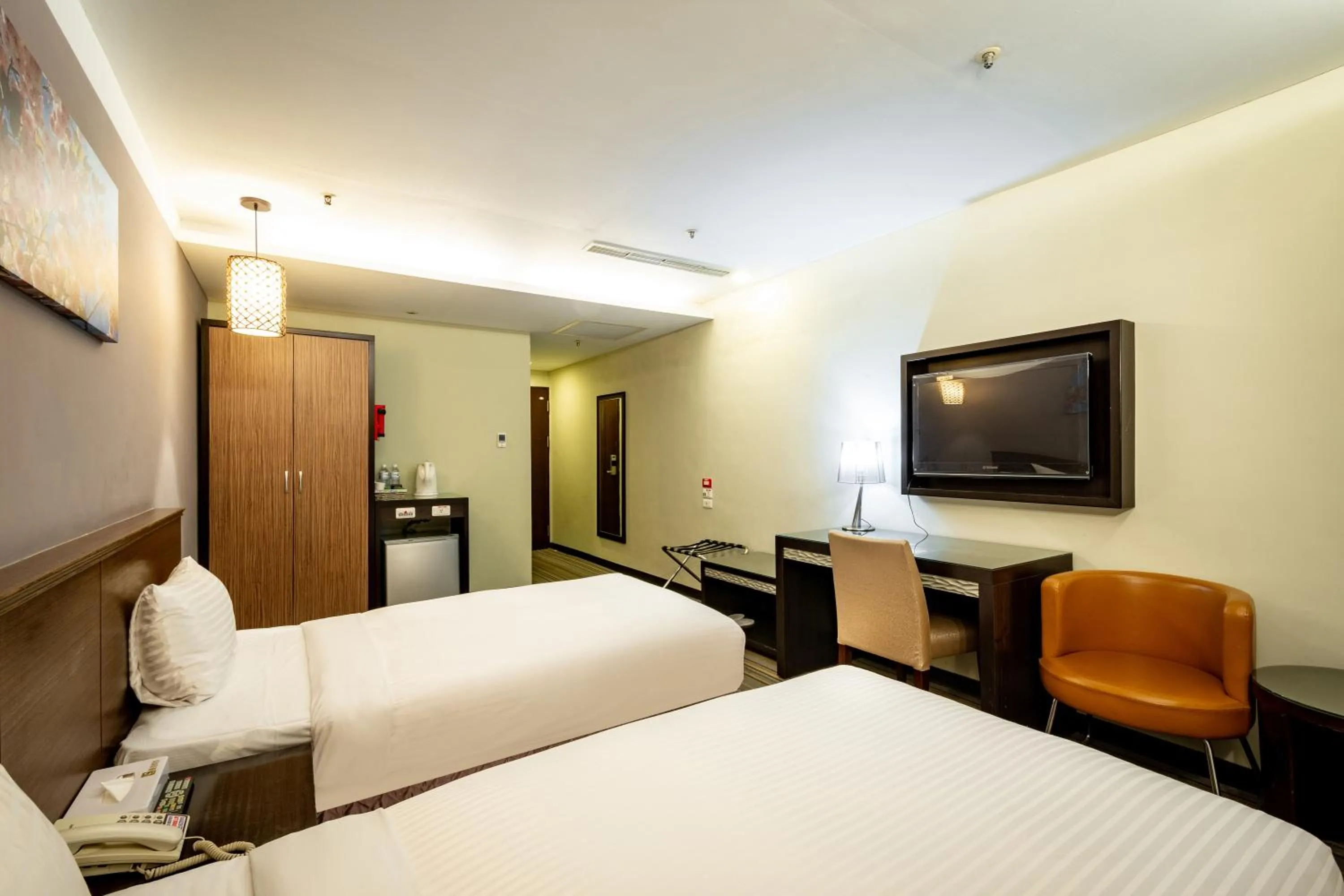 Photo of the whole room, Bed in Yoyo Hotel