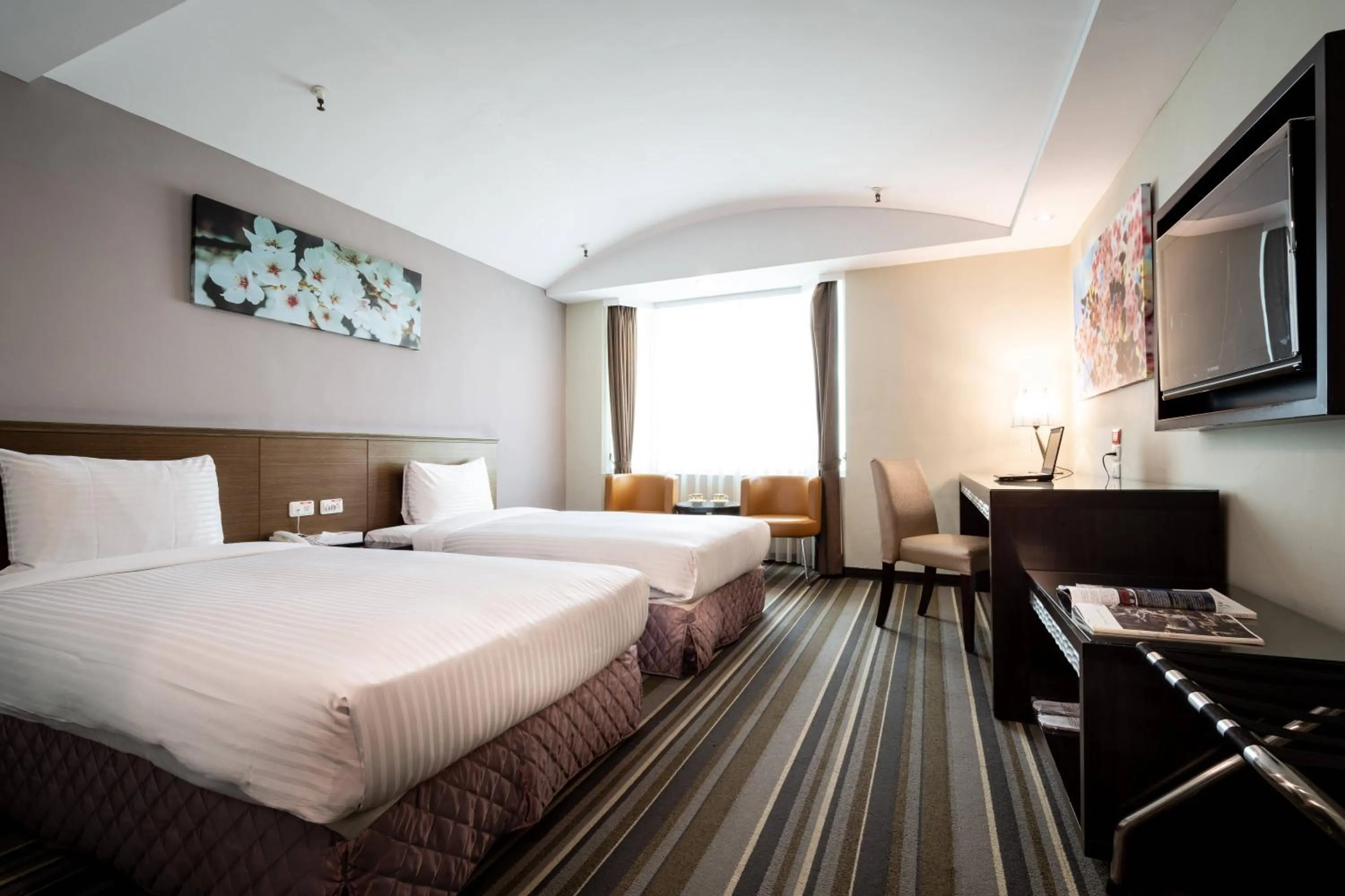 Photo of the whole room, Bed in Yoyo Hotel