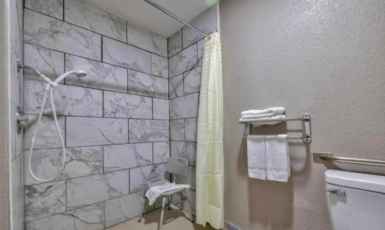 Bathroom in Studio 6 Little Rock AR South