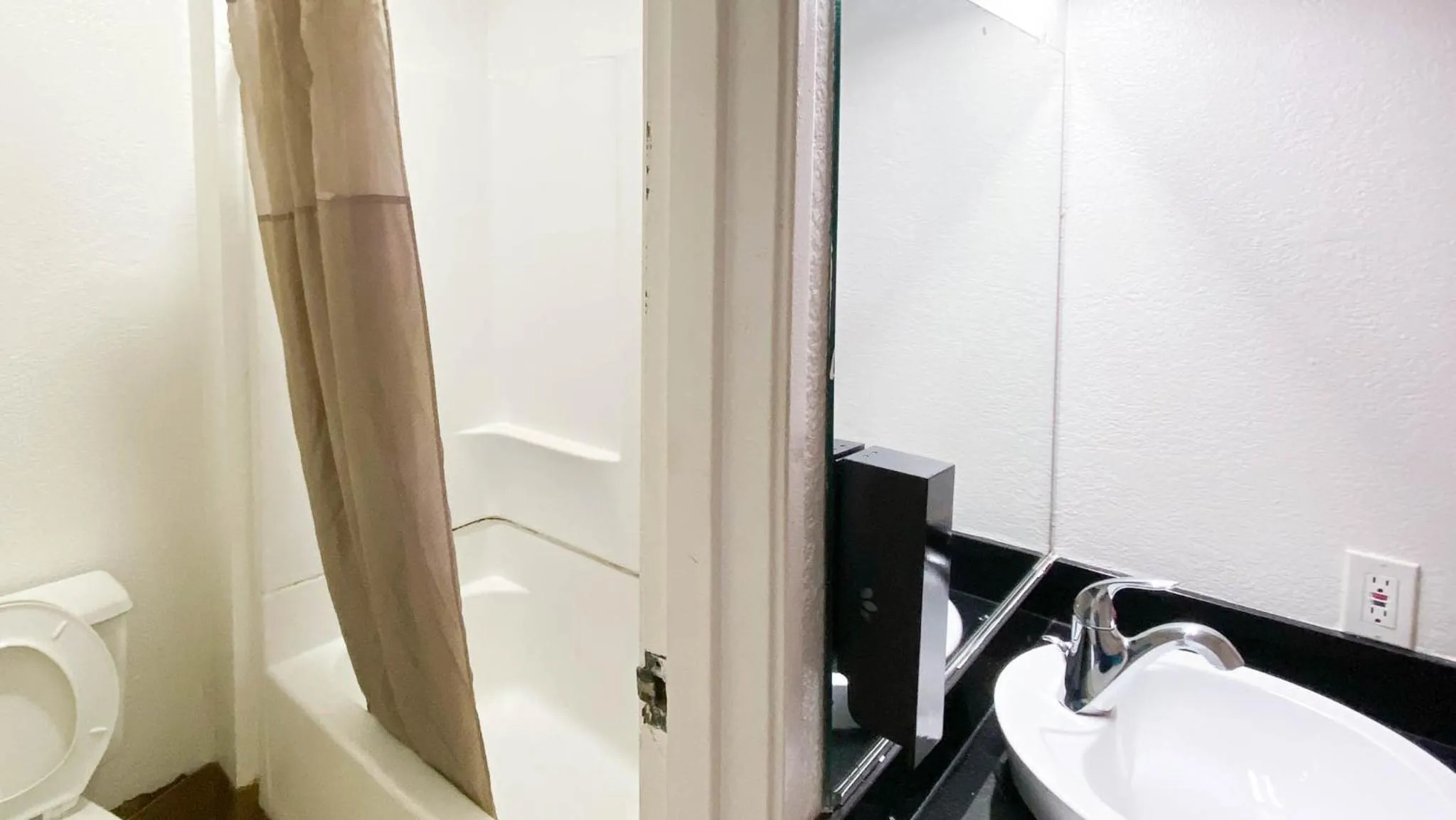 Bathroom in Studio 6 Little Rock AR South