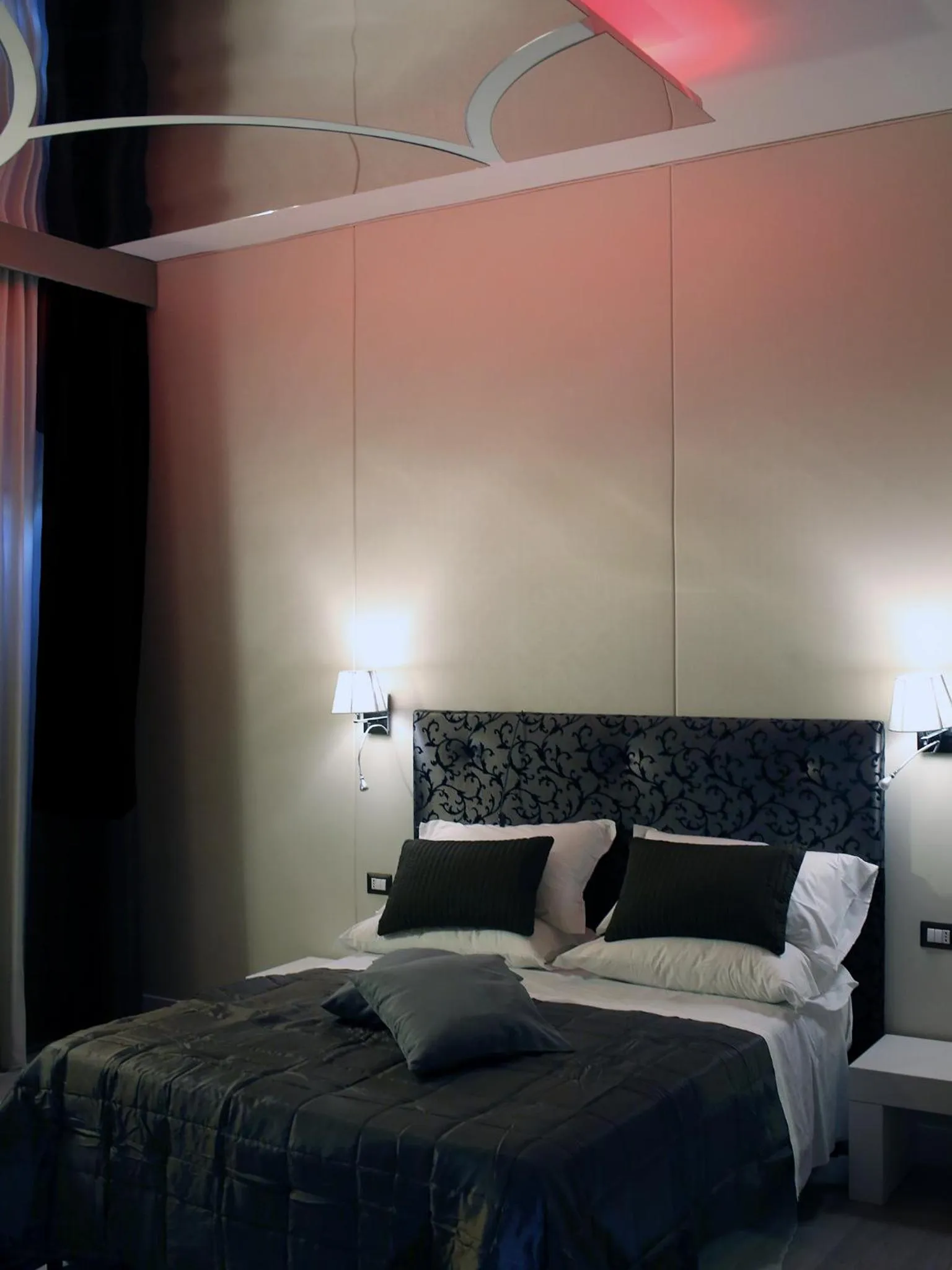 Bed in Piccolo di Piazza di Spagna Suites