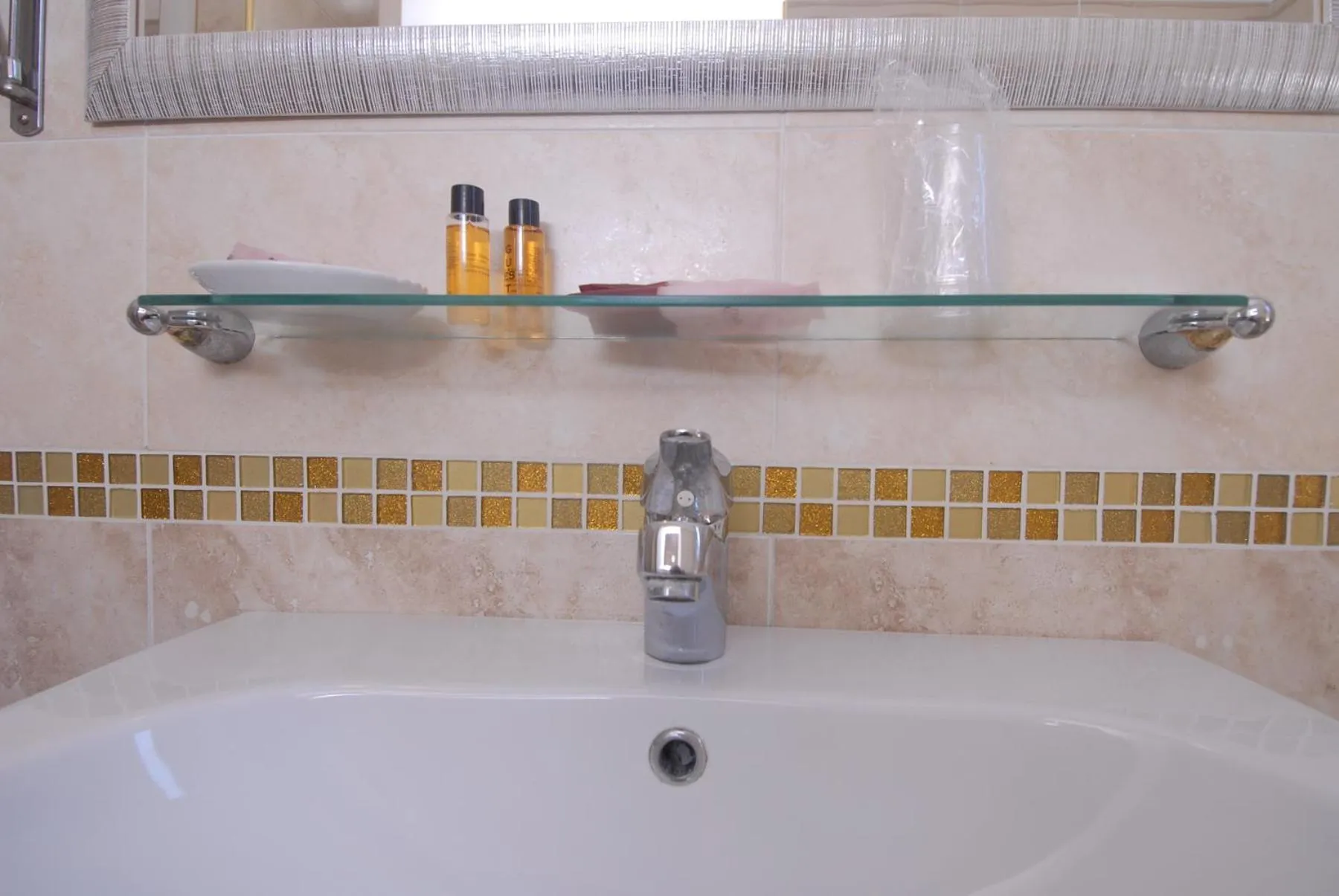 Bathroom in Piccolo di Piazza di Spagna Suites