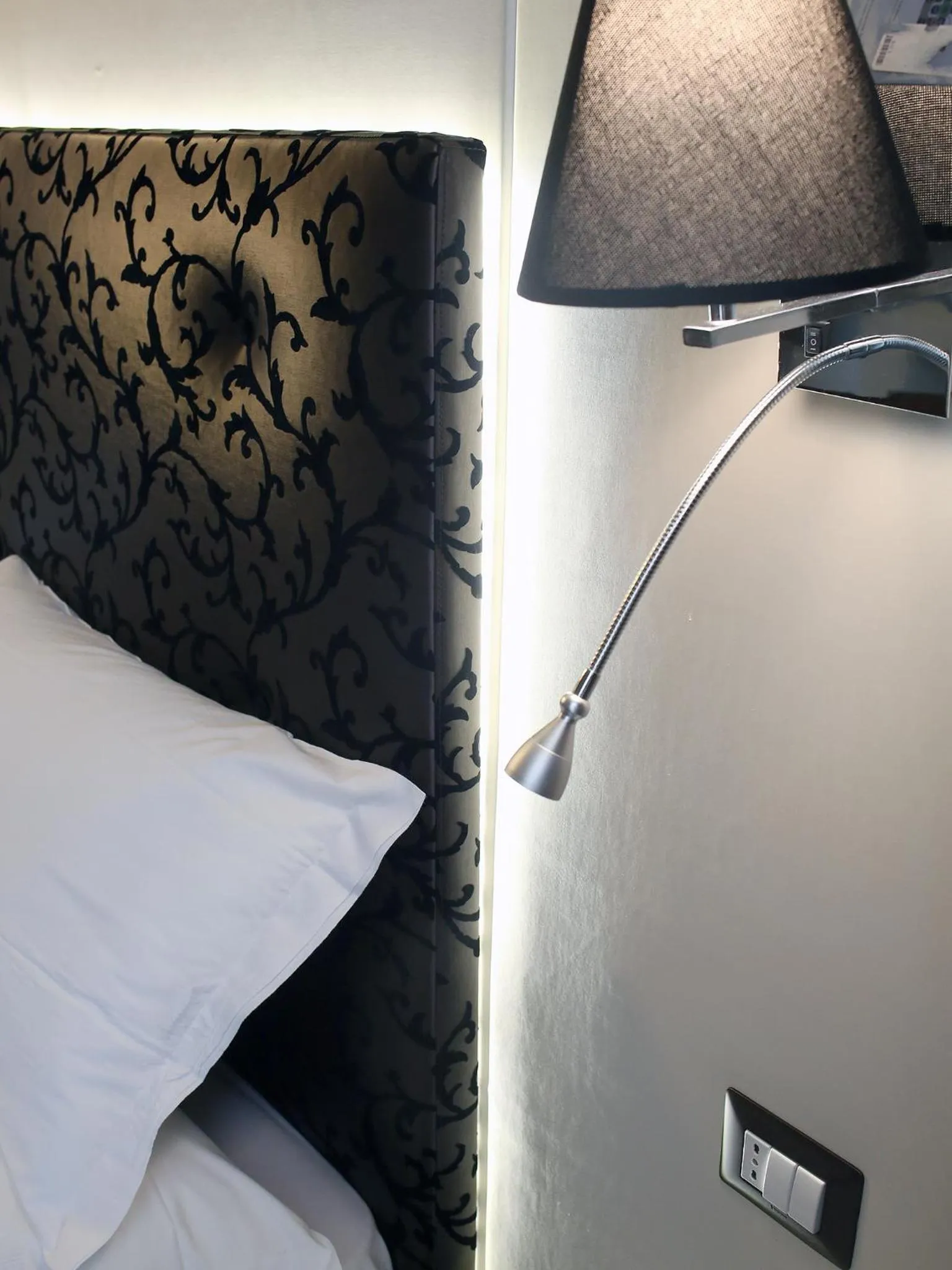 Decorative detail, Bed in Piccolo di Piazza di Spagna Suites