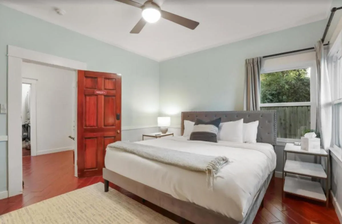 Bedroom, Bed in Grape Escape Inn & Suites